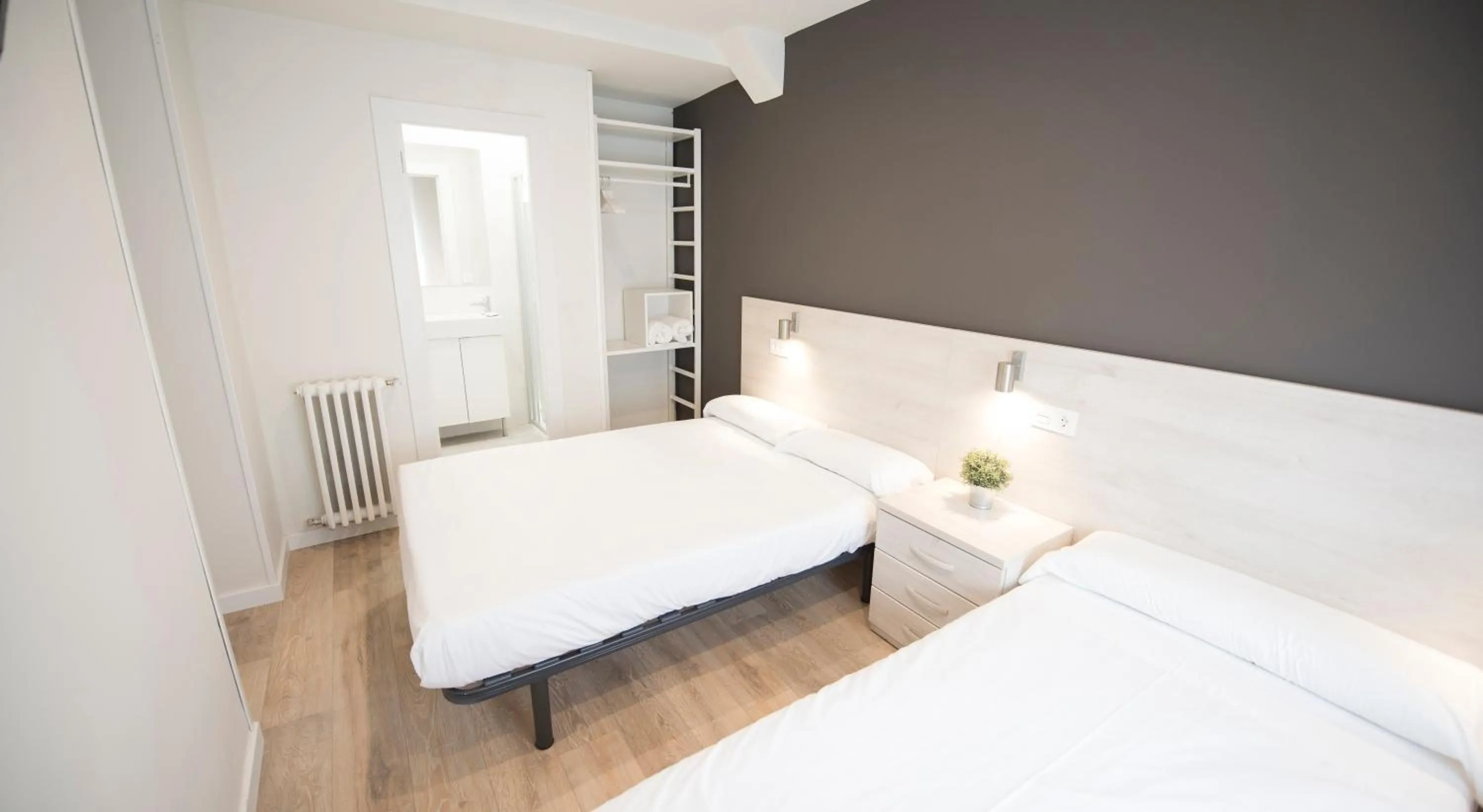 Photo of the whole room, Bed in Happy Hostal Carrales