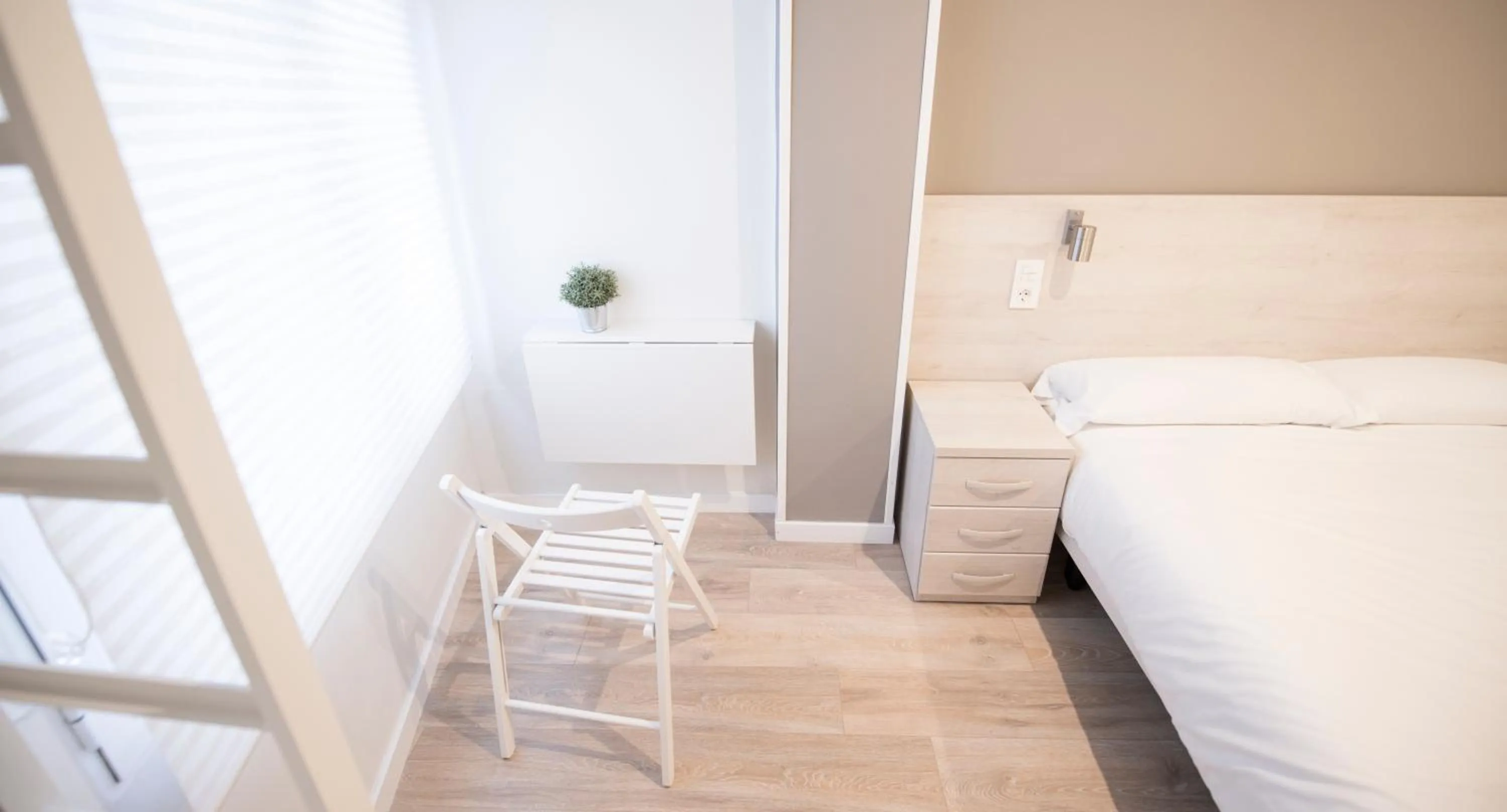 Photo of the whole room, Bed in Happy Hostal Carrales