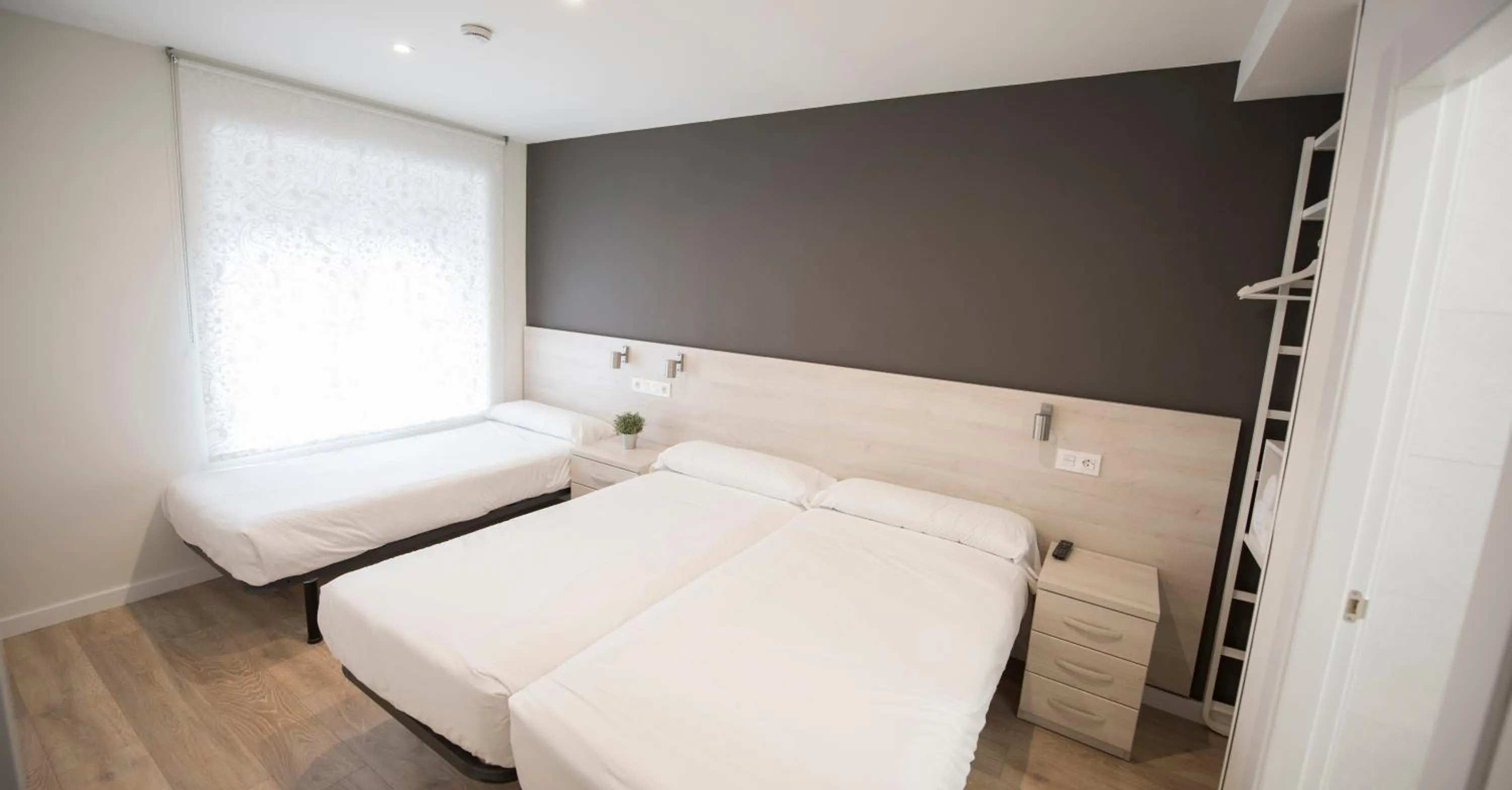 Photo of the whole room, Bed in Happy Hostal Carrales