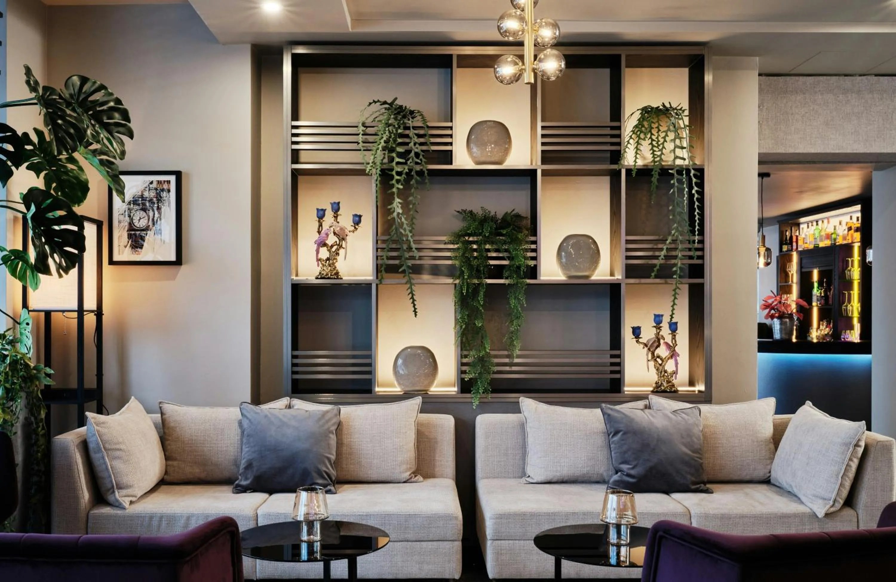 Lounge or bar in Leonardo Royal Hotel Warsaw