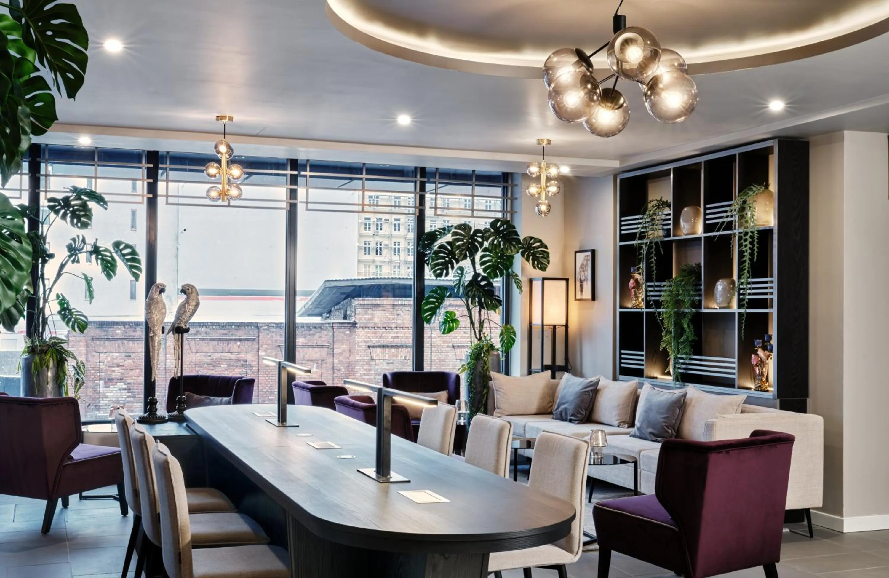 Lounge or bar in Leonardo Royal Hotel Warsaw