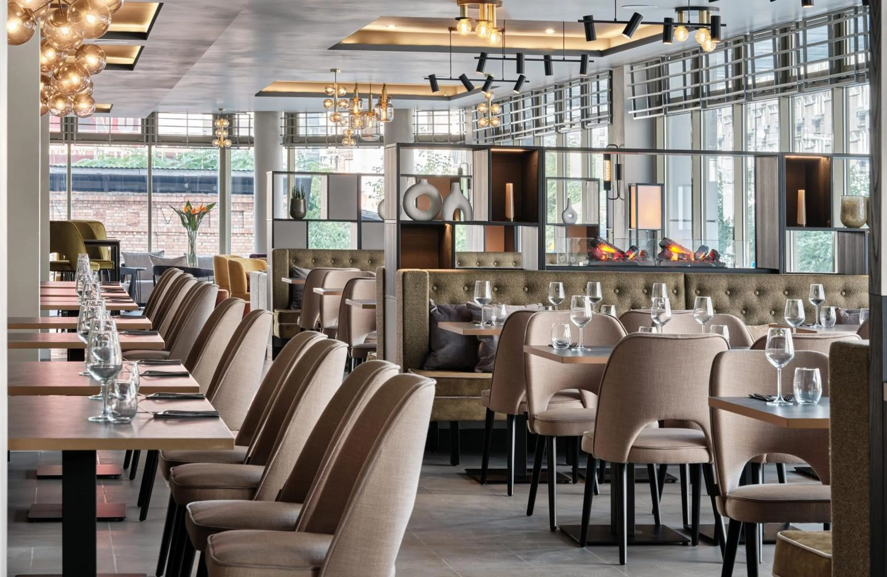 Restaurant/places to eat in Leonardo Royal Hotel Warsaw