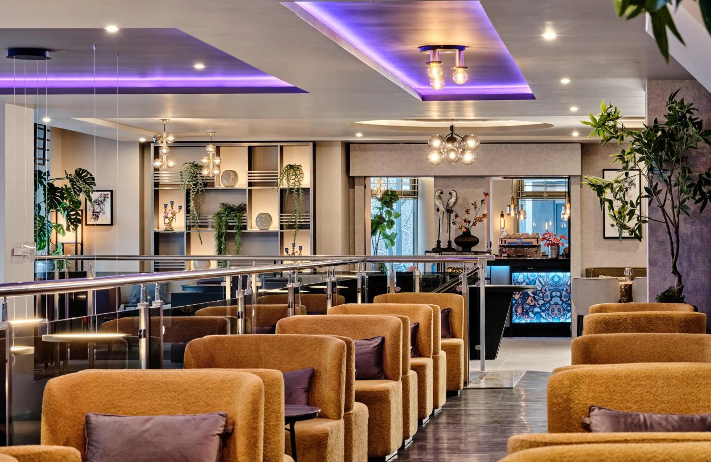 Lounge or bar in Leonardo Royal Hotel Warsaw