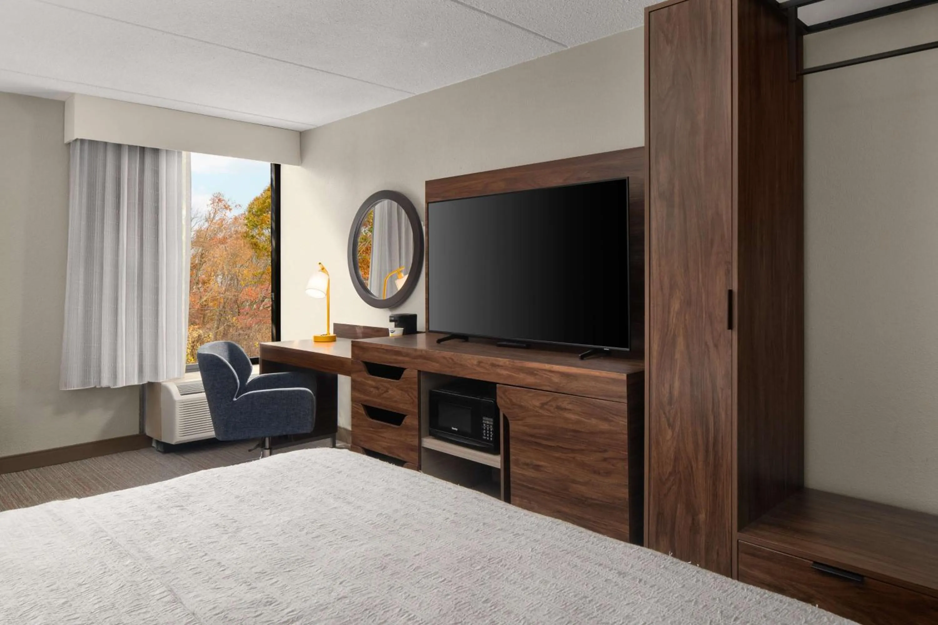 Bedroom, Bed in Hampton Inn Norfolk/Virginia Beach