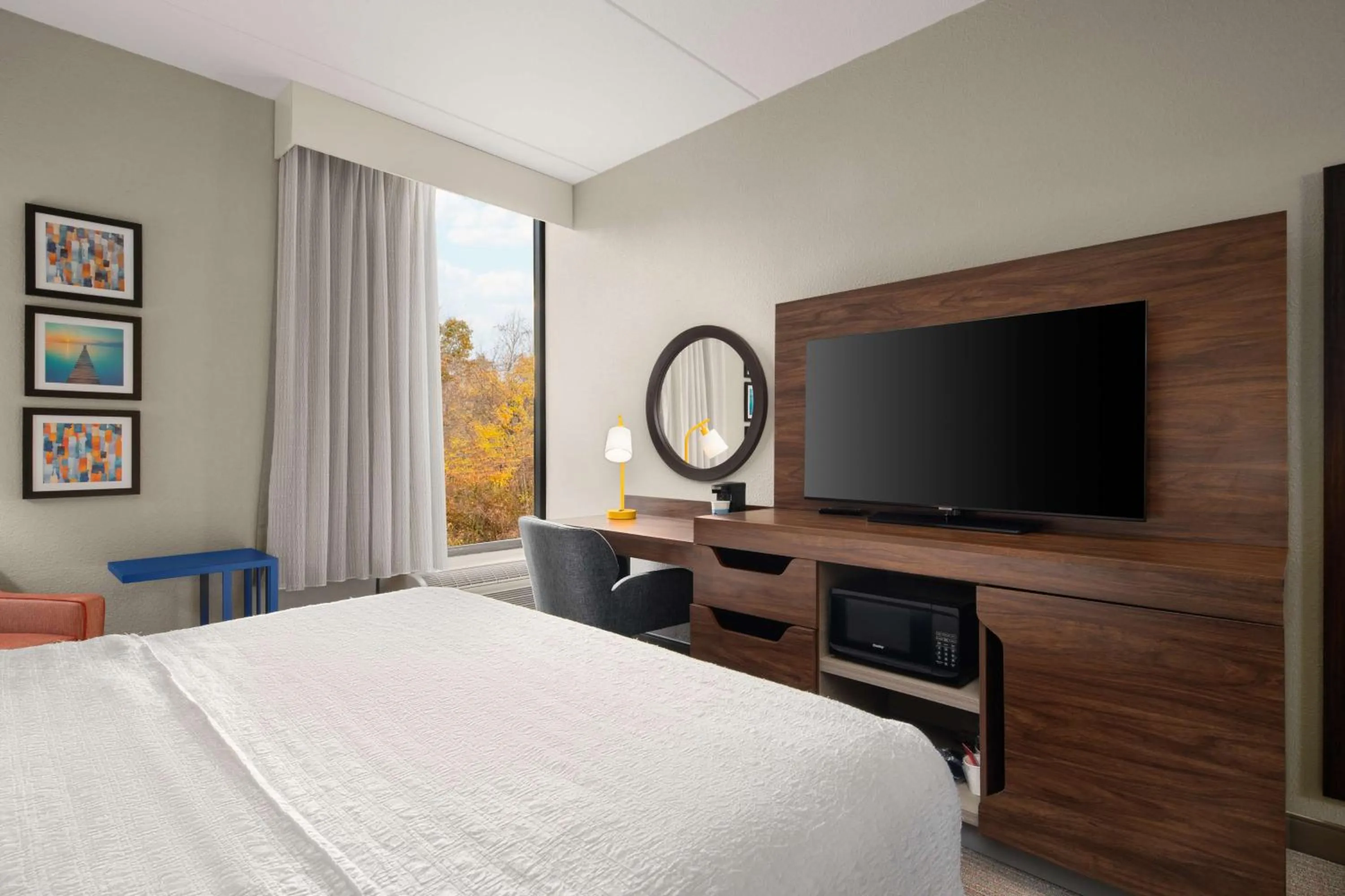 Bedroom, Bed in Hampton Inn Norfolk/Virginia Beach