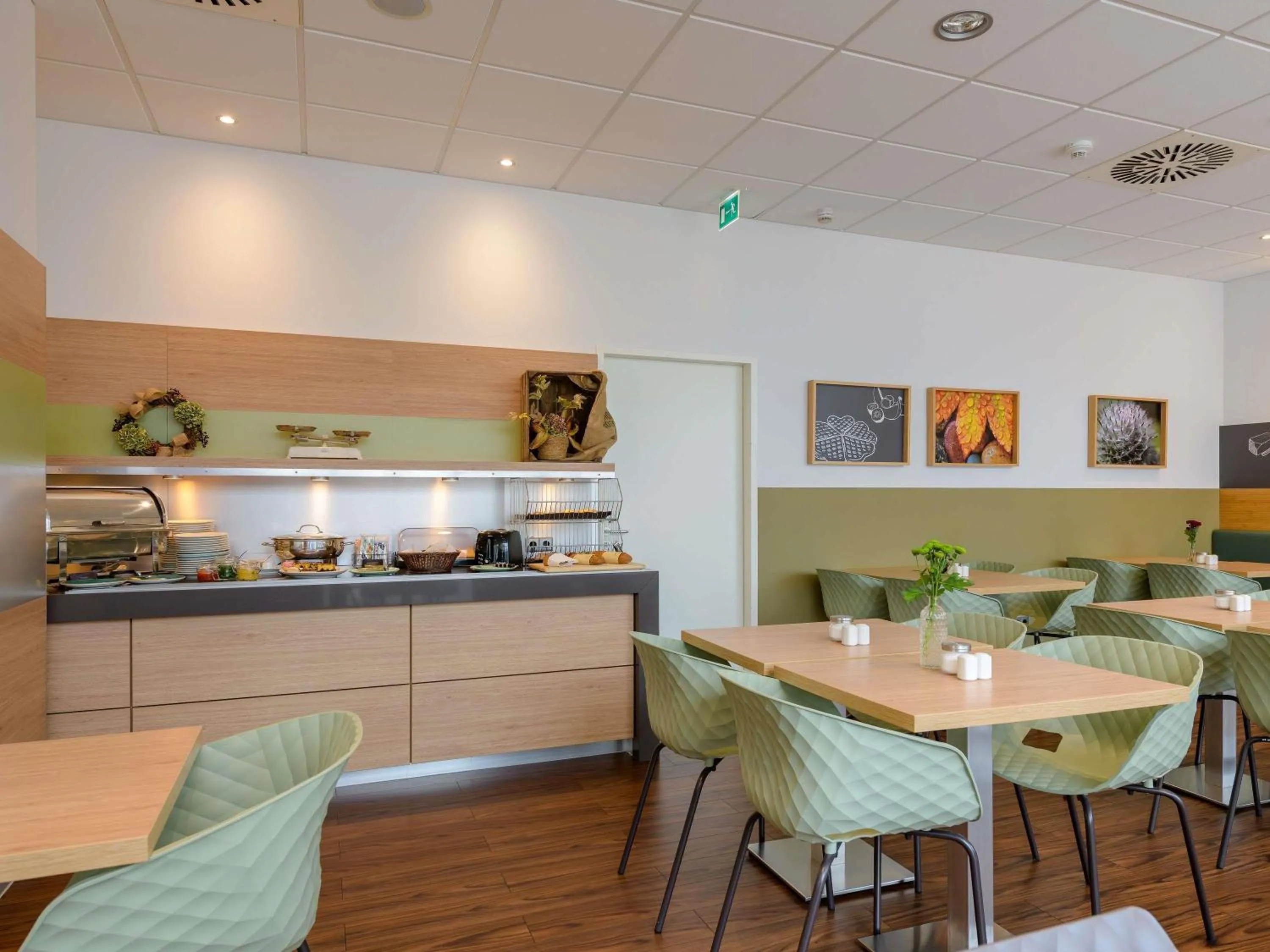 Restaurant/places to eat in ibis Heilbronn City