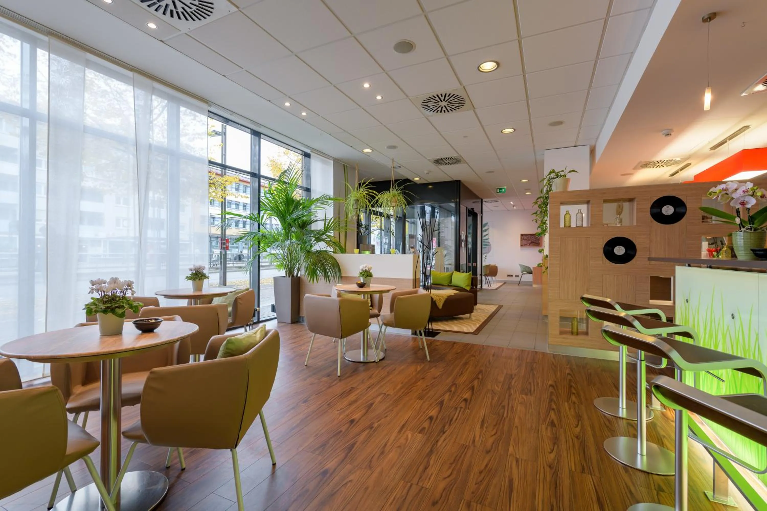 Restaurant/places to eat in ibis Heilbronn City