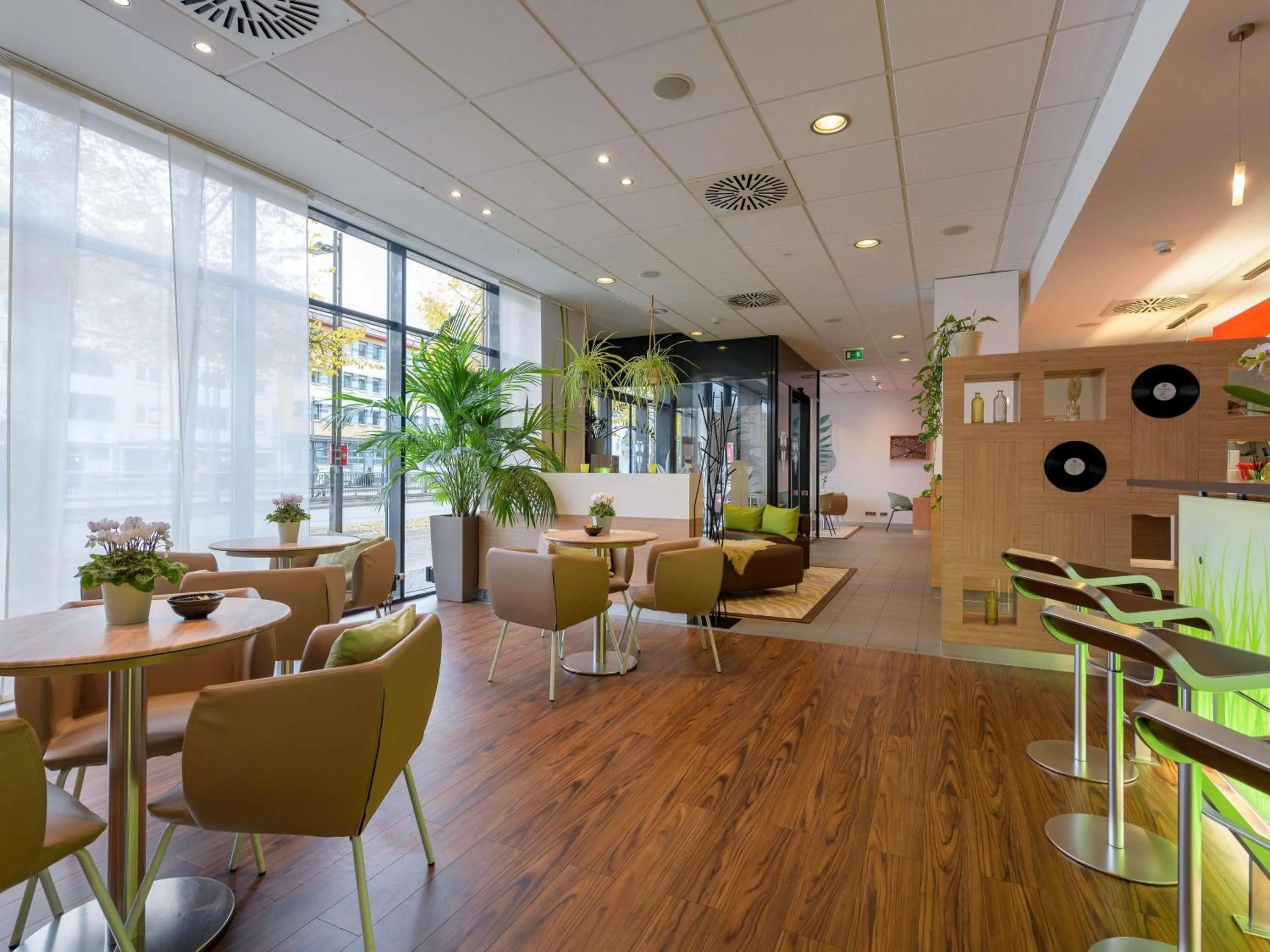 Lounge or bar in ibis Heilbronn City