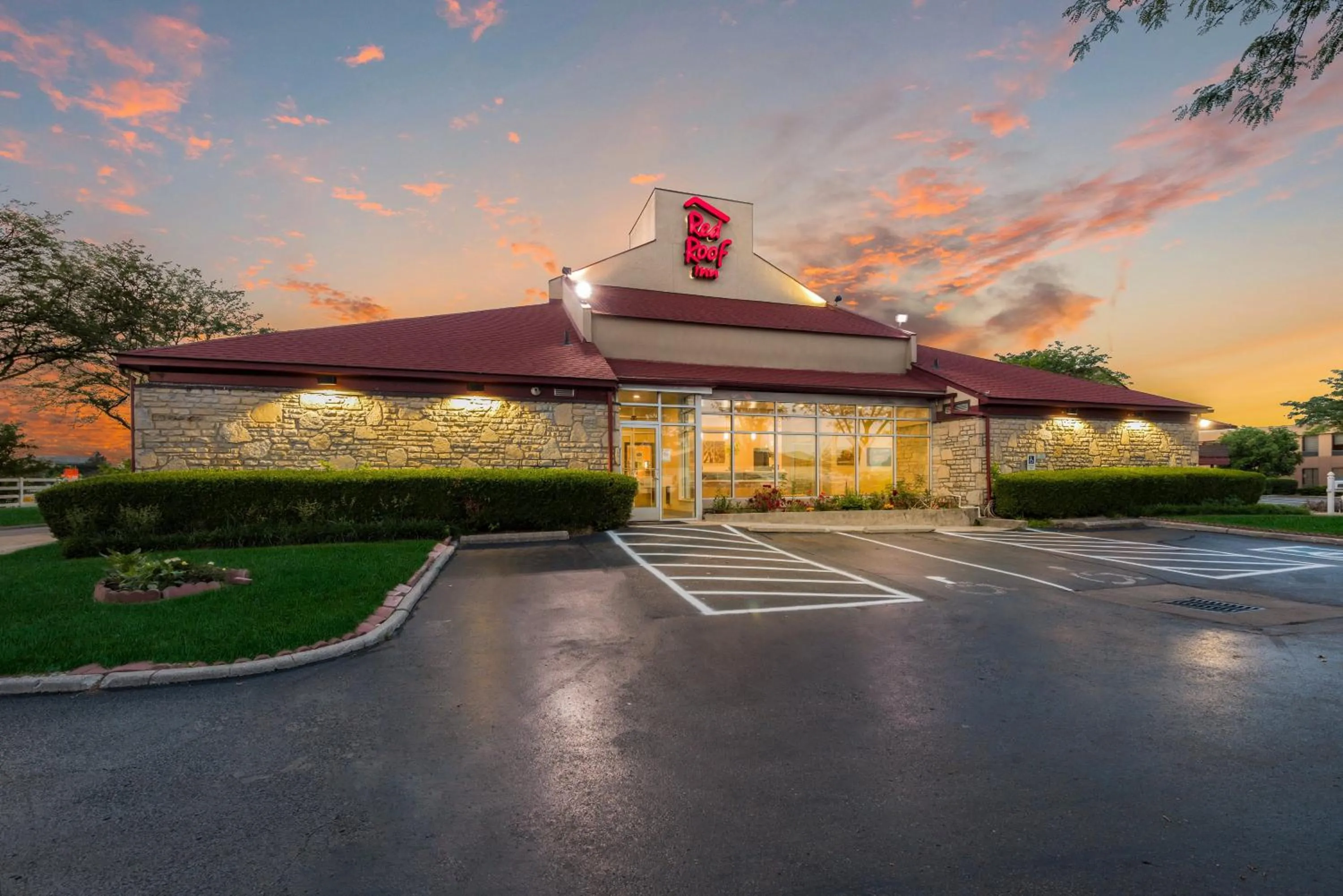Property building in Red Roof Inn Columbus - Grove City