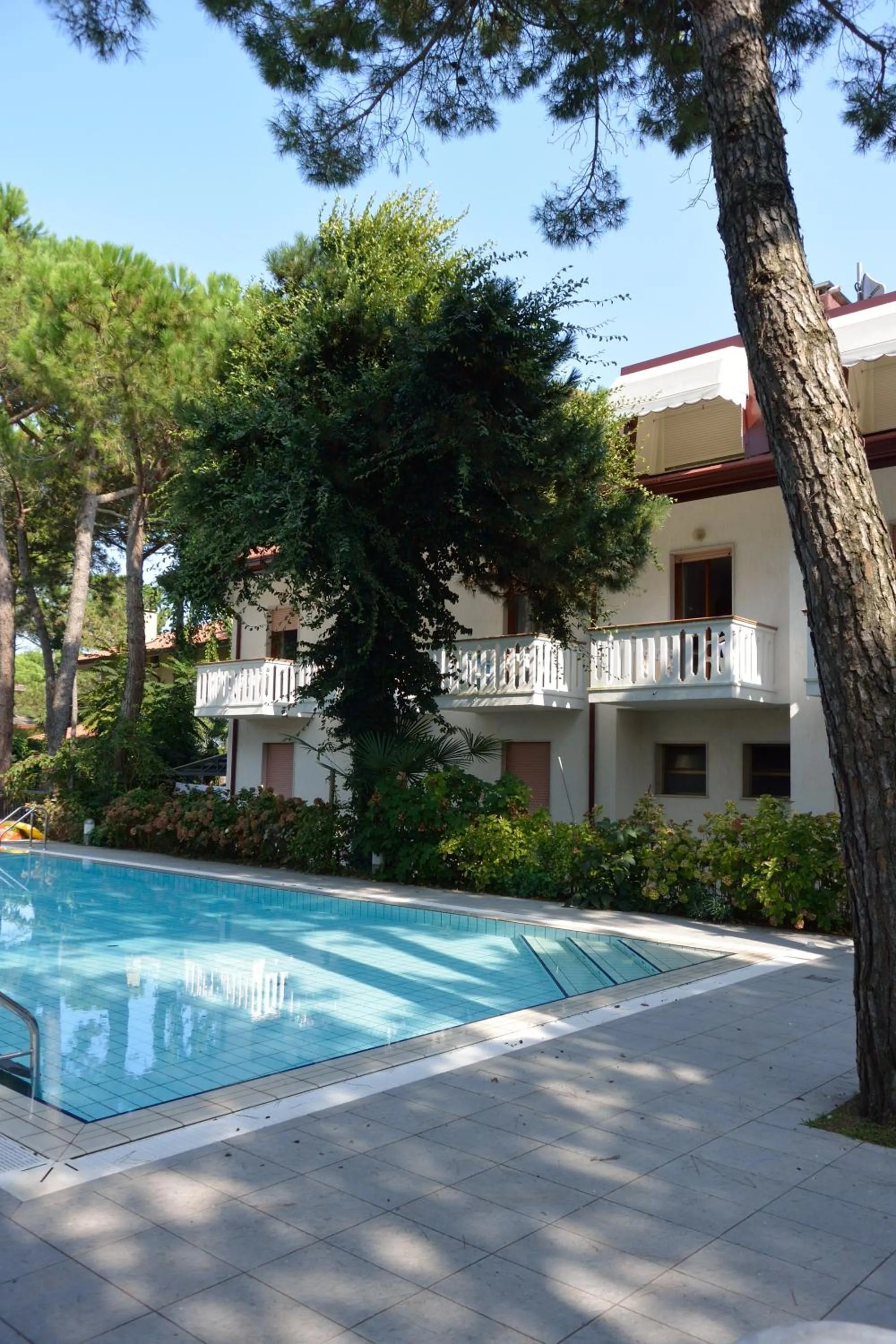 Swimming pool in Hotel Caracas