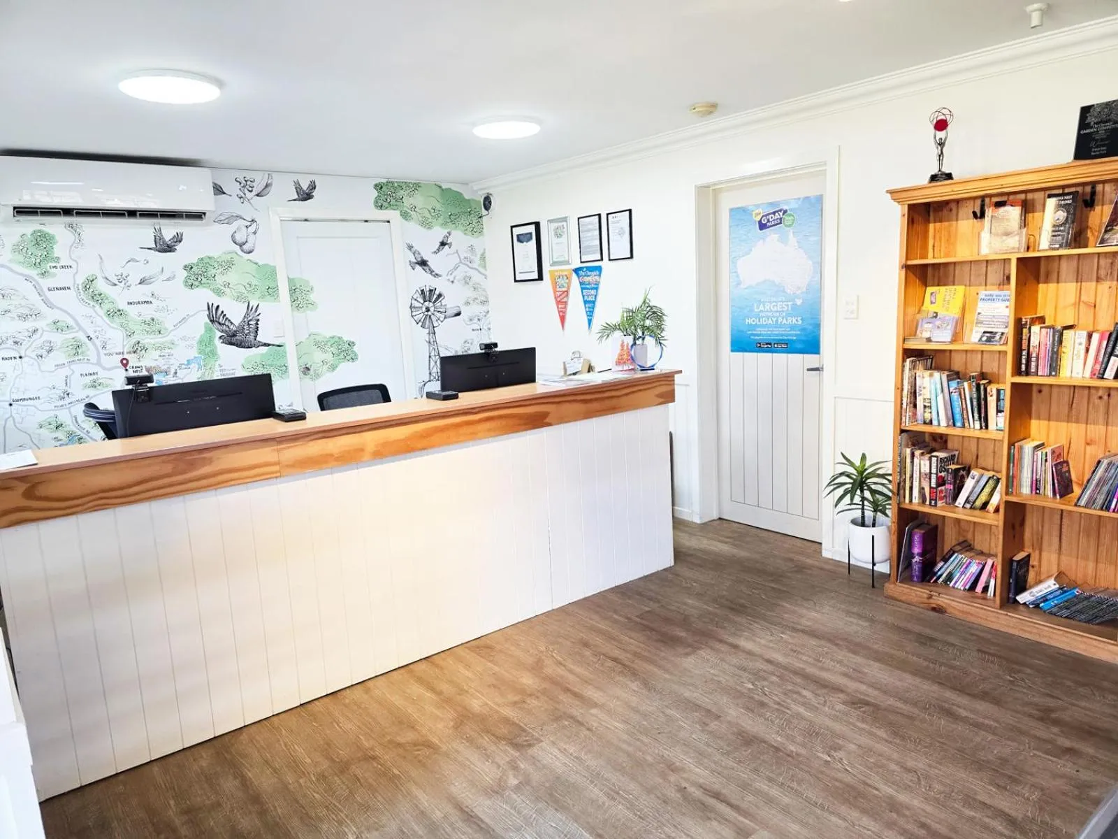 Lobby or reception in Crows Nest Tourist Park