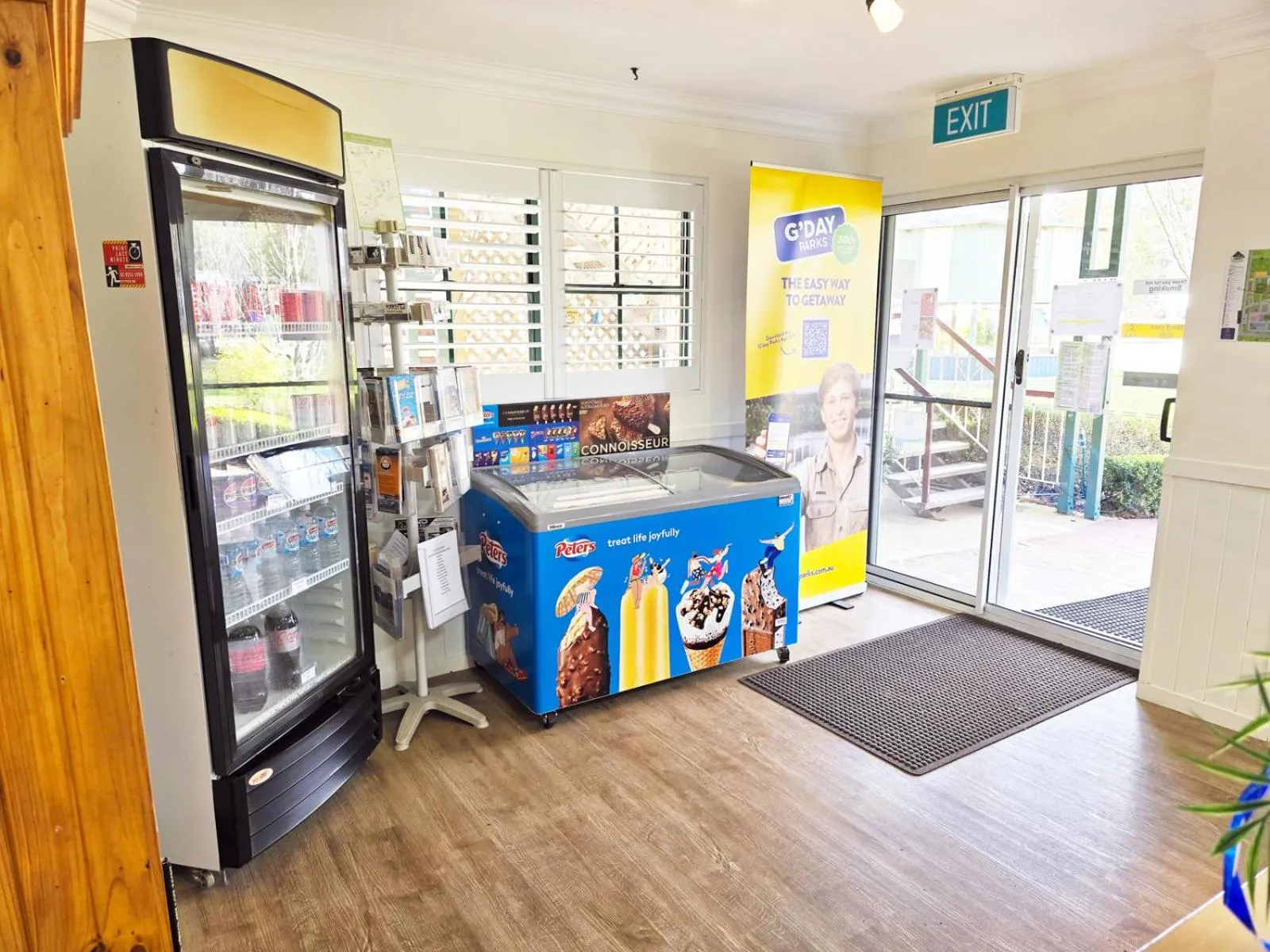 Lobby or reception in Crows Nest Tourist Park