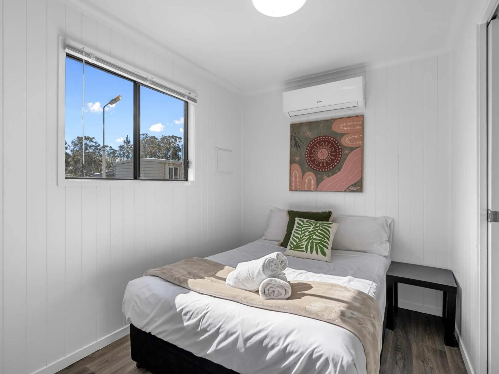 Bedroom, Bed in Crows Nest Tourist Park