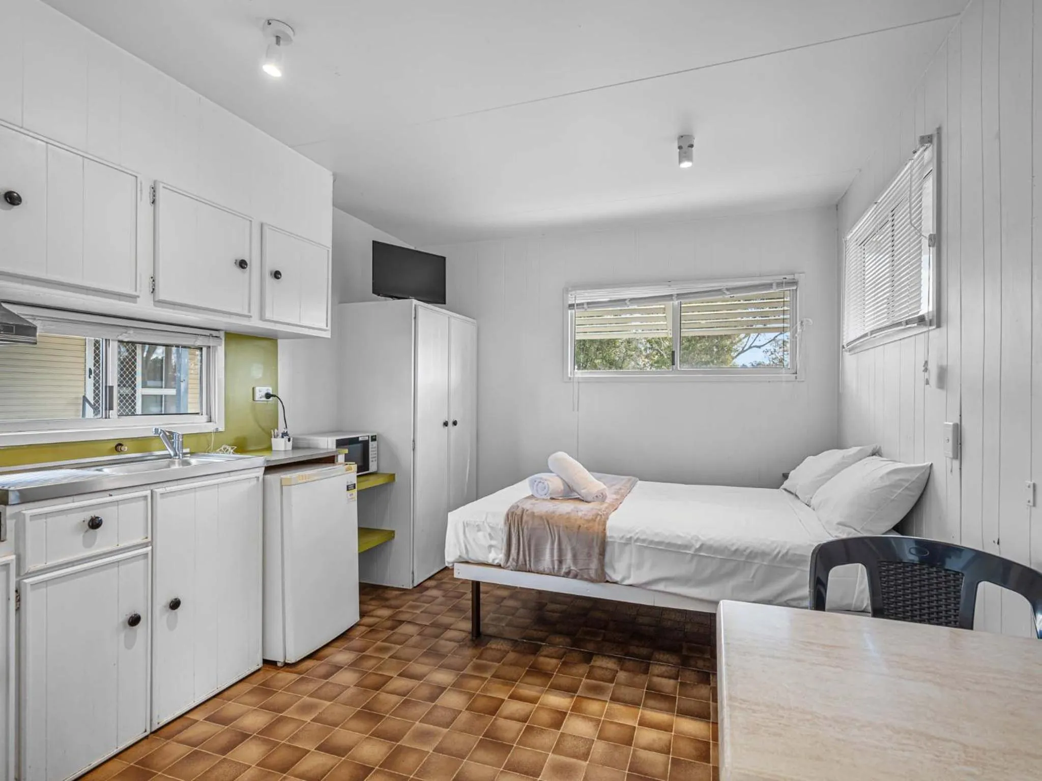 Standard Cabin - Pet Friendly in Crows Nest Tourist Park