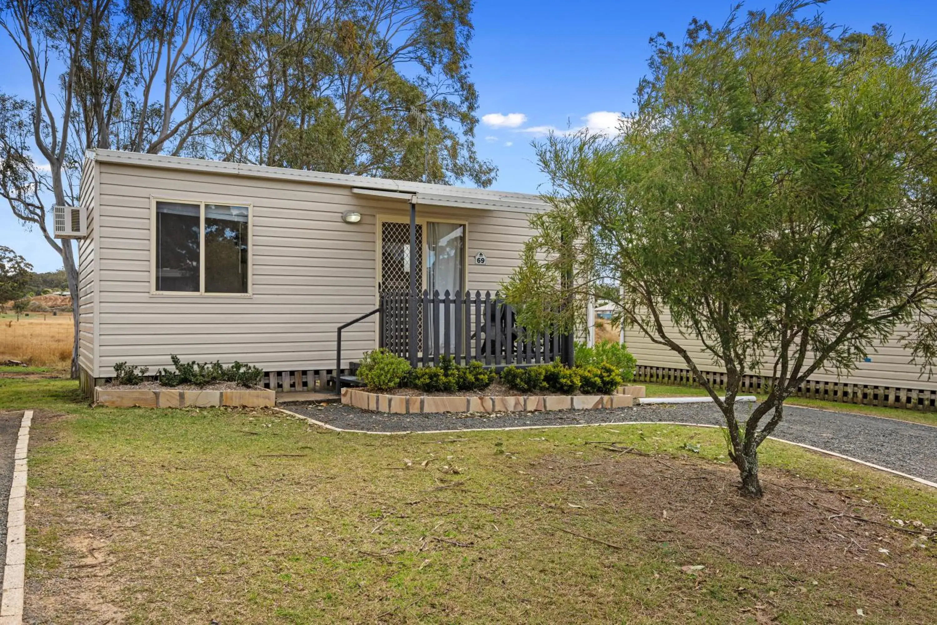 Standard Studio - Pet Friendly in Crows Nest Tourist Park Standard Studio - Pet Friendly in Crows Nest Tourist Park