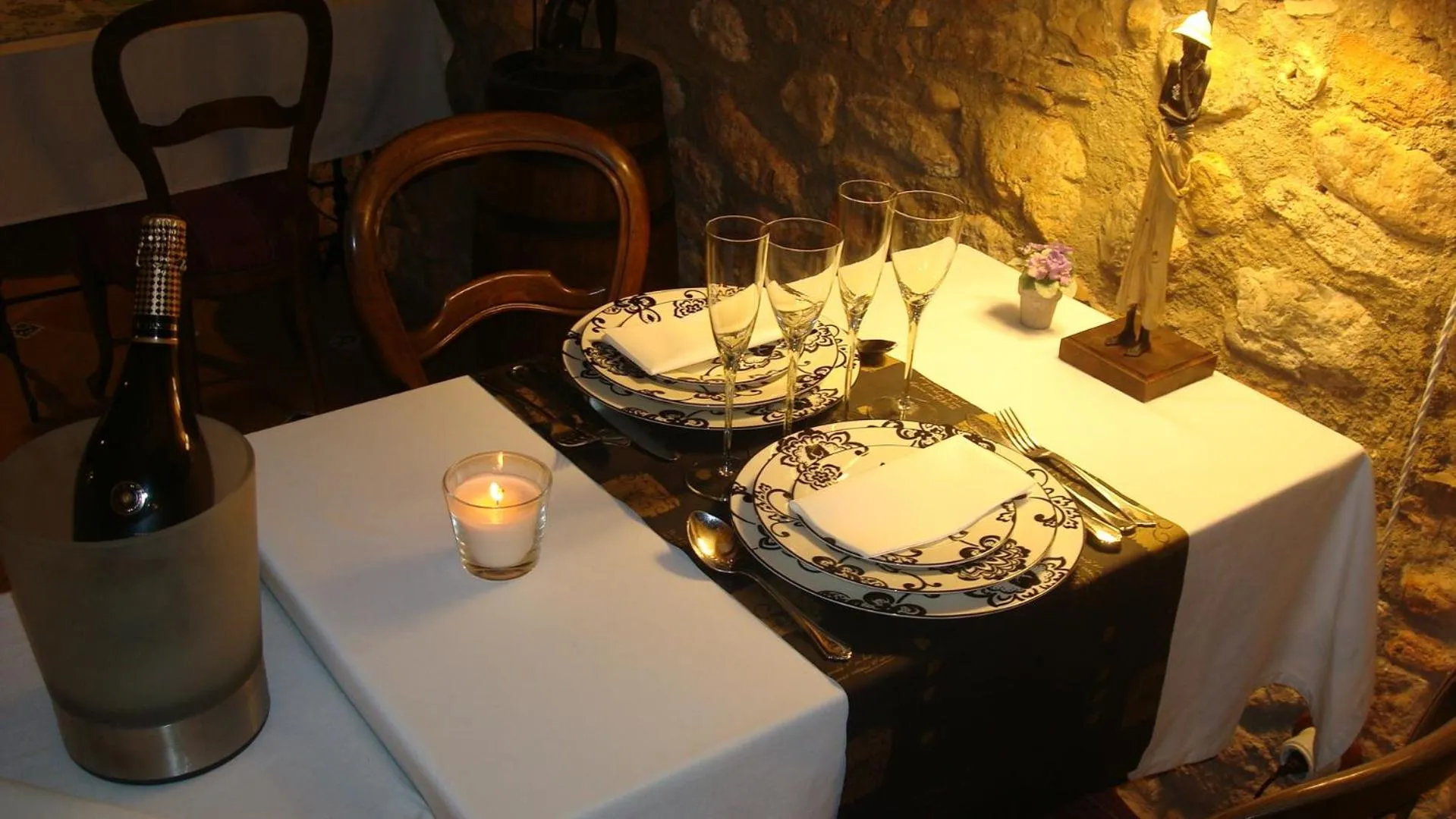 Restaurant/places to eat in Comarquinal Bioresort Penedes