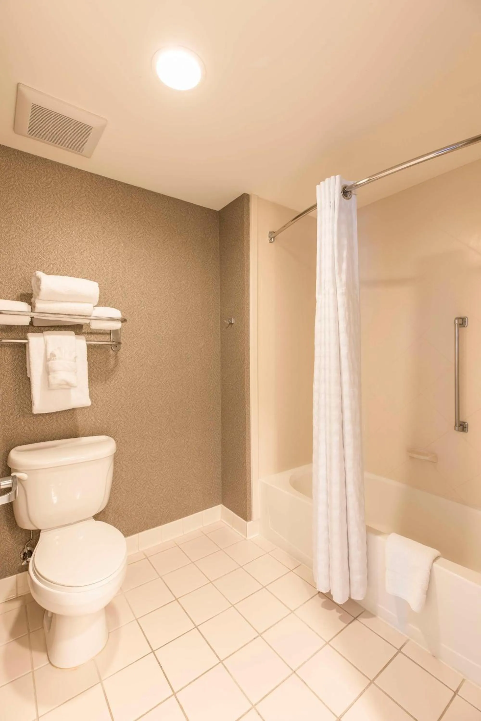 Bathroom in Homewood Suites by Hilton Palm Beach Gardens