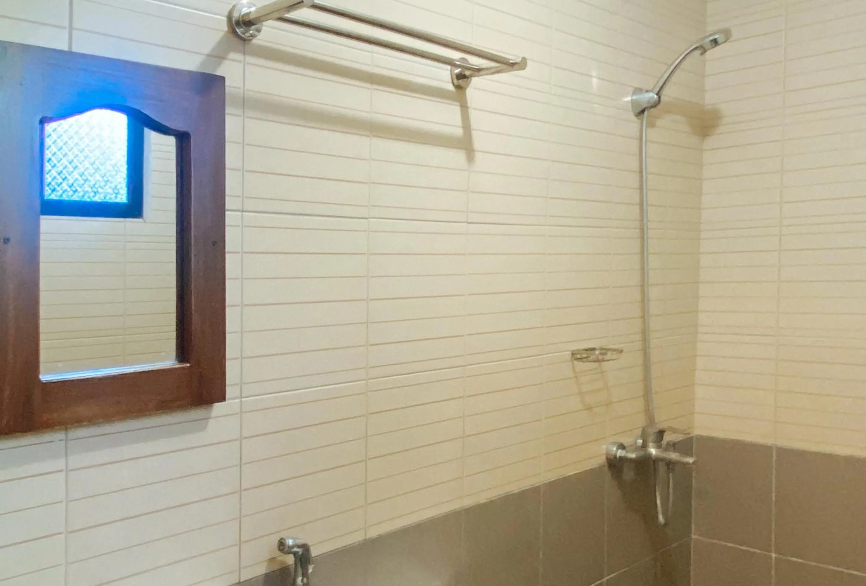 Shower in RedDoorz Plus at Balai Sofia Bed & Breakfast Batangas