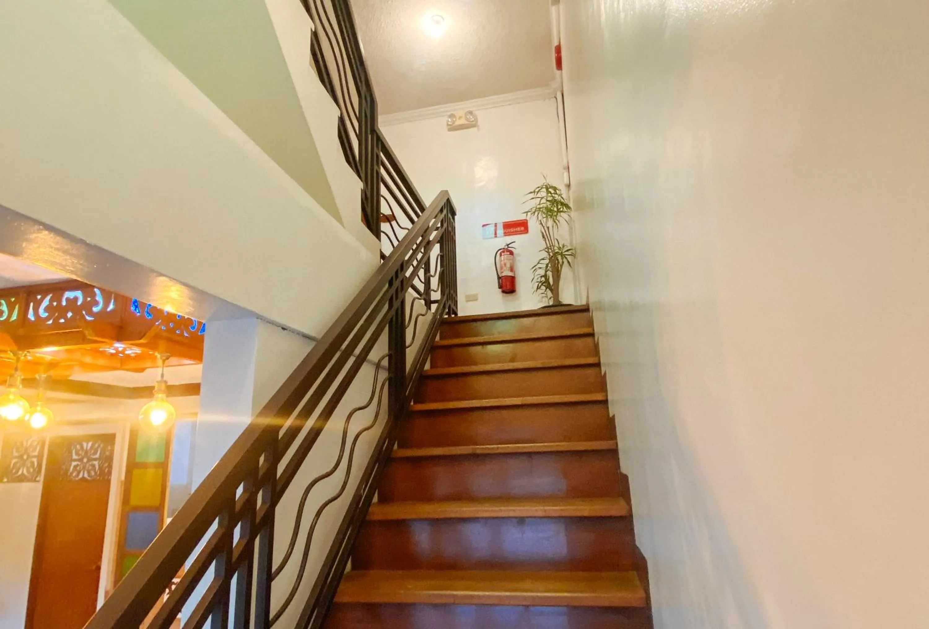 Area and facilities in RedDoorz Plus at Balai Sofia Bed & Breakfast Batangas
