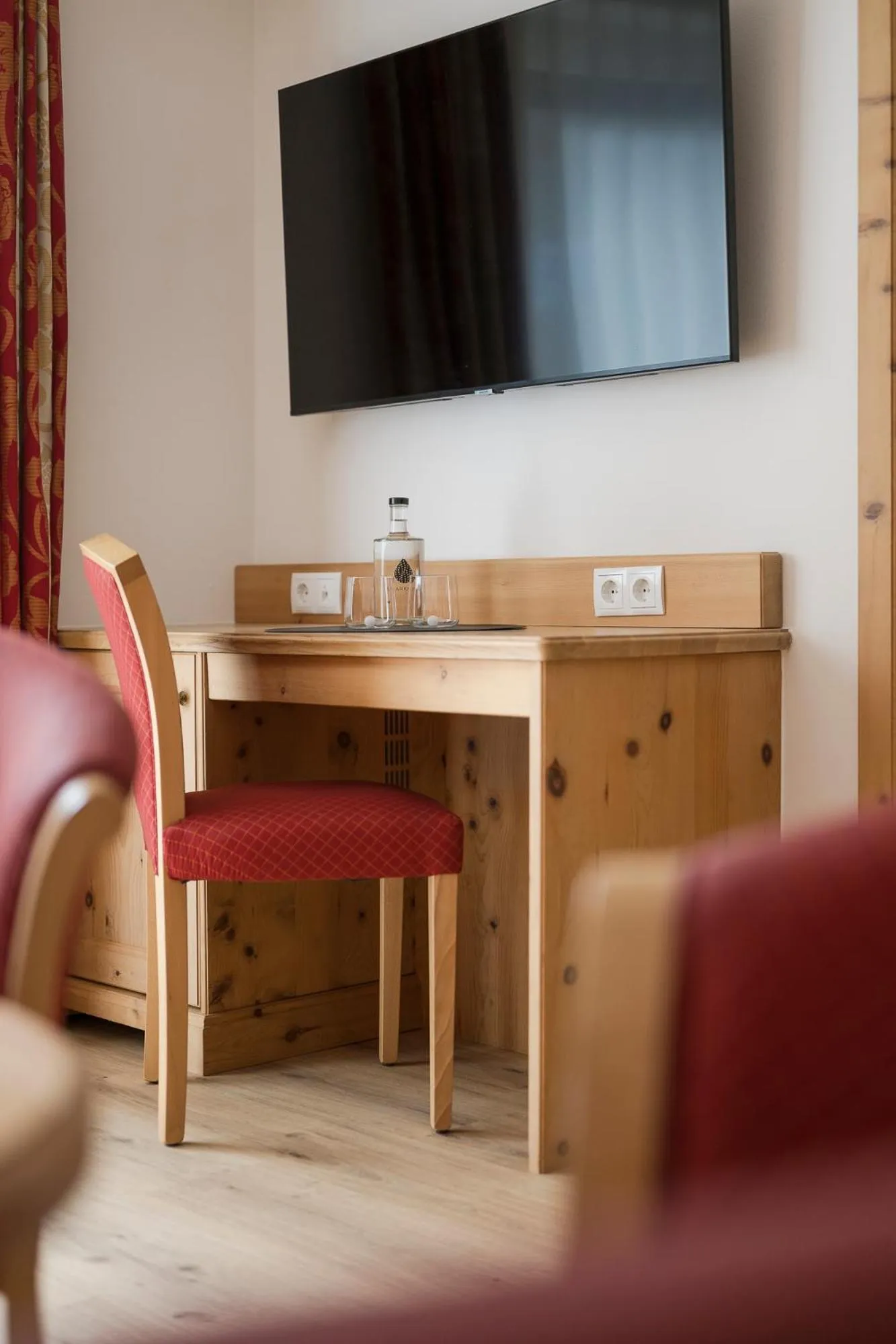 TV and multimedia in Hotel Lärchenhof