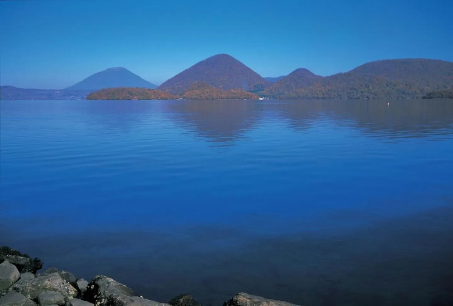 Lake view in LAKE TOYA Logde SIGRA