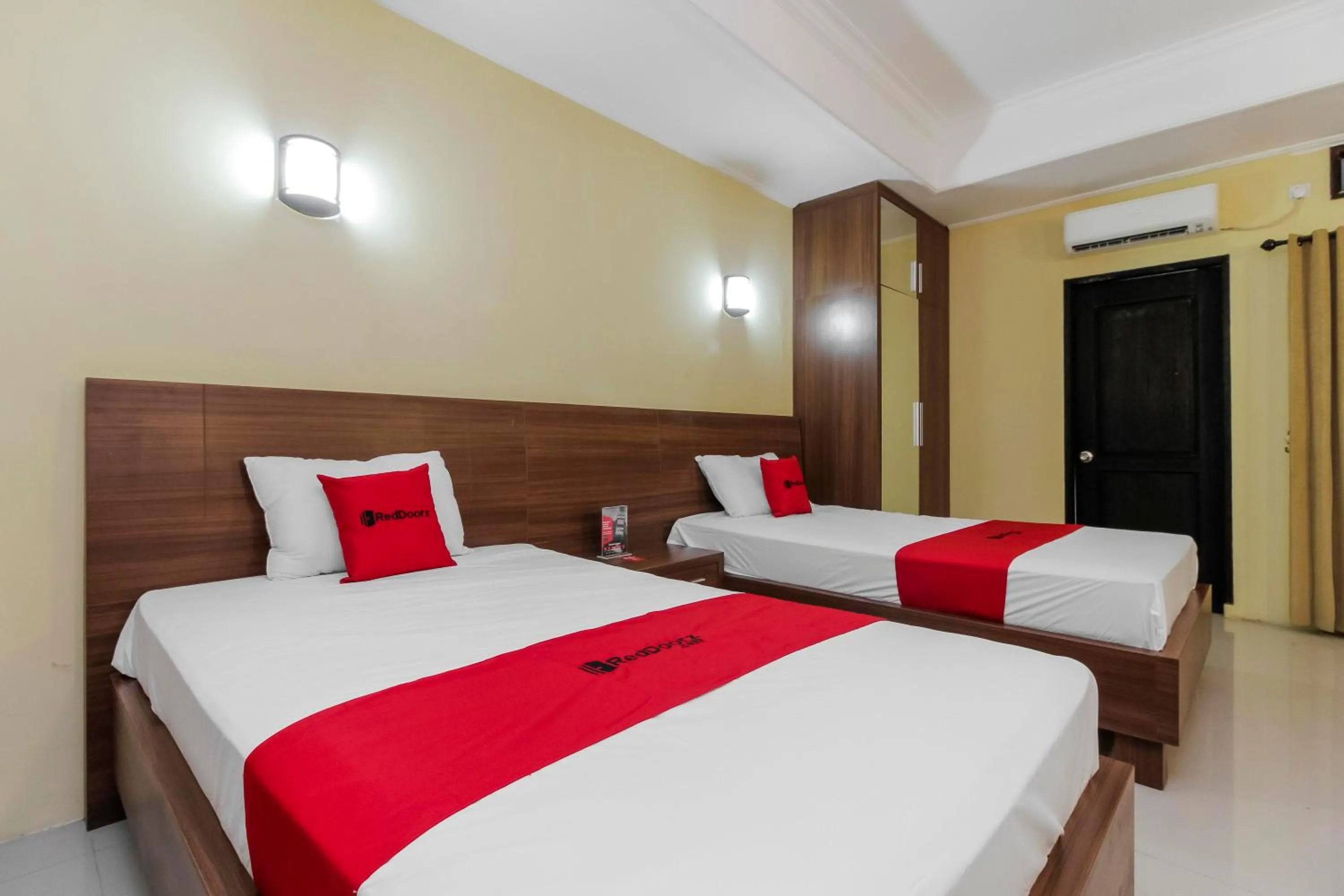 Bedroom, Bed in RedDoorz near Taman Samarendah Samarinda