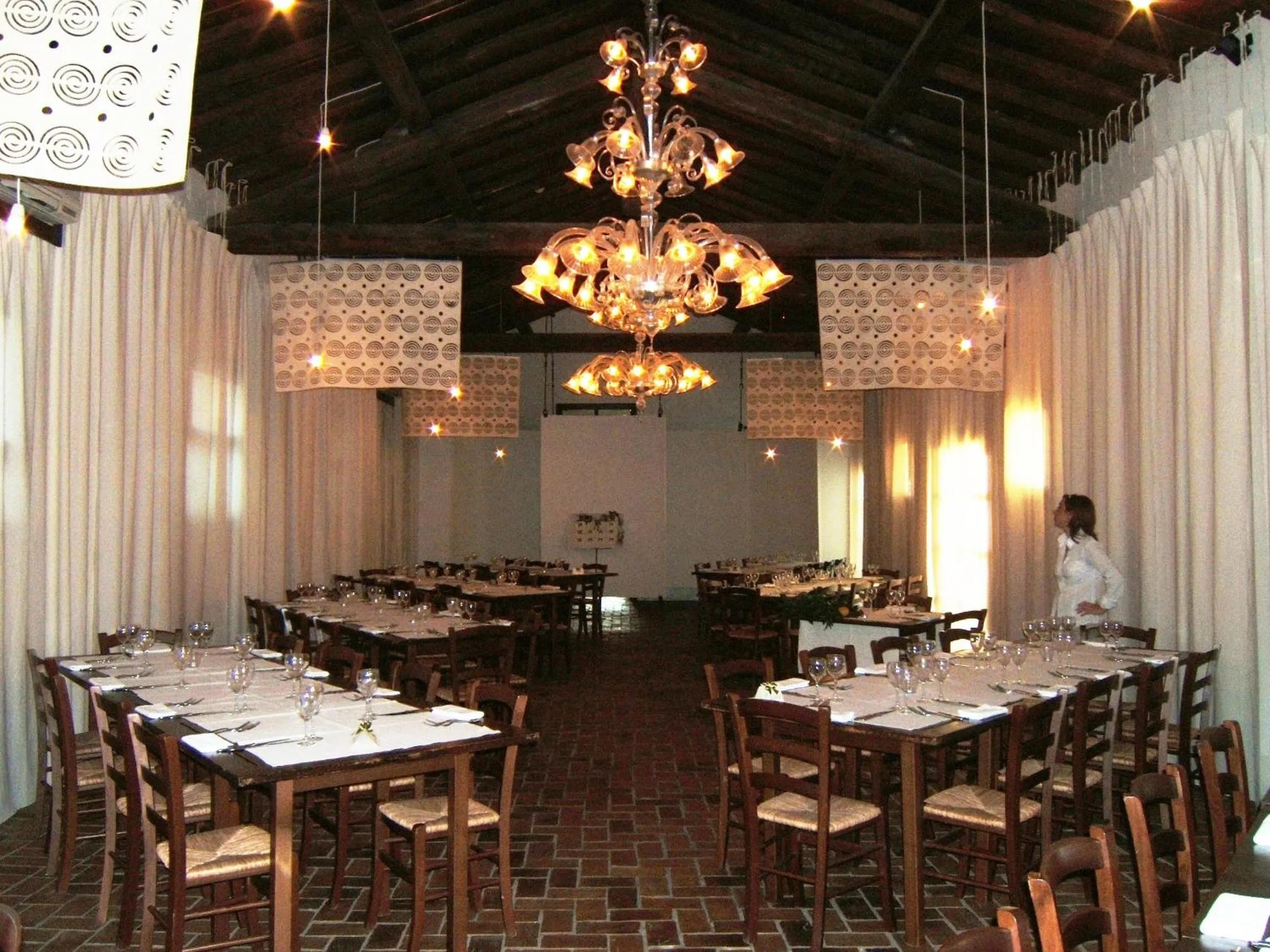 Restaurant/places to eat in Foro Appio Mansio Hotel