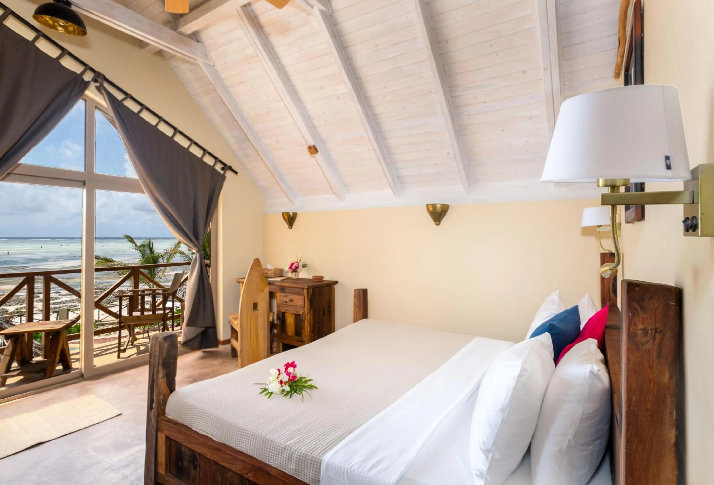 Bed in Clove Island Villas & Spa