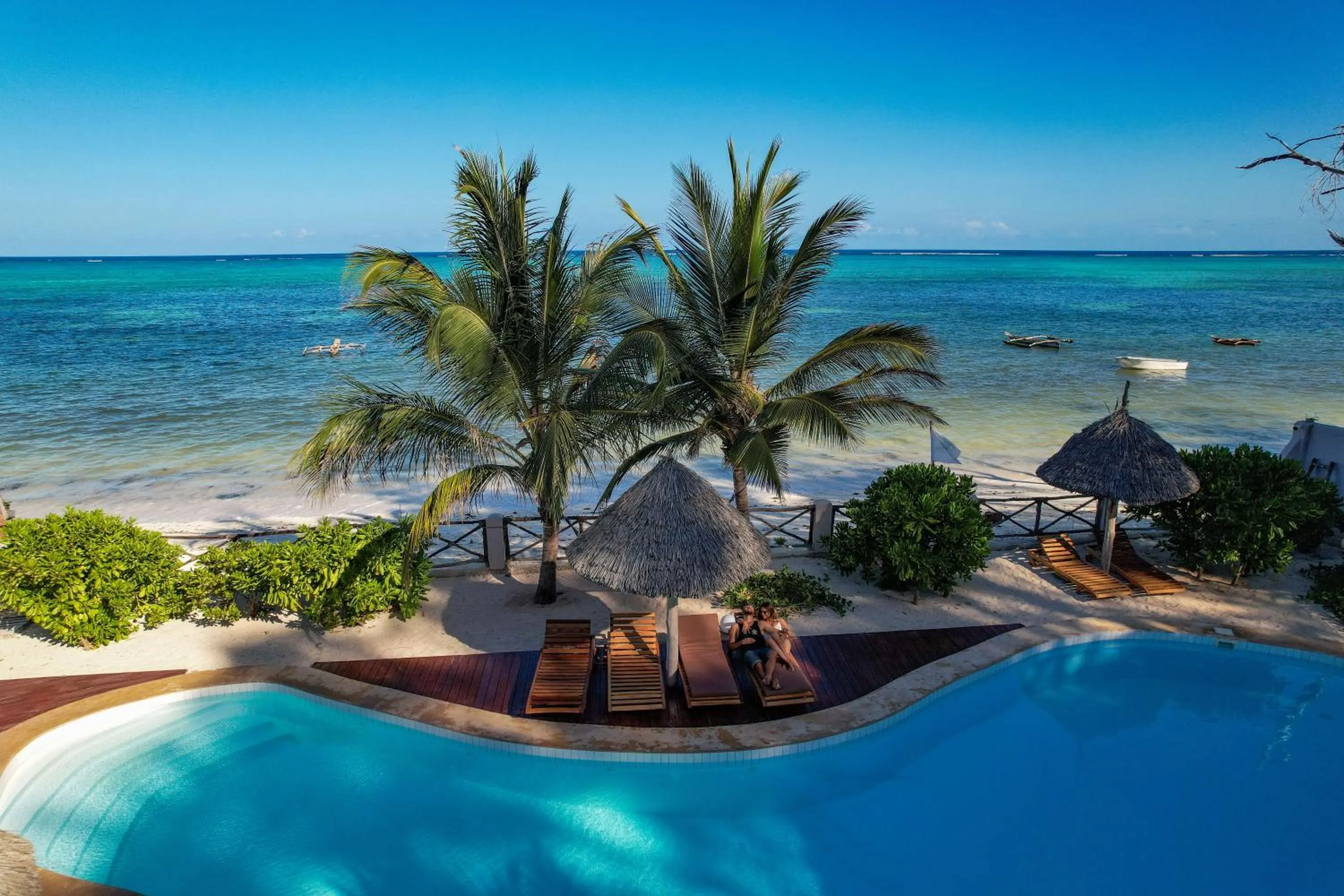 Beach in Clove Island Villas & Spa