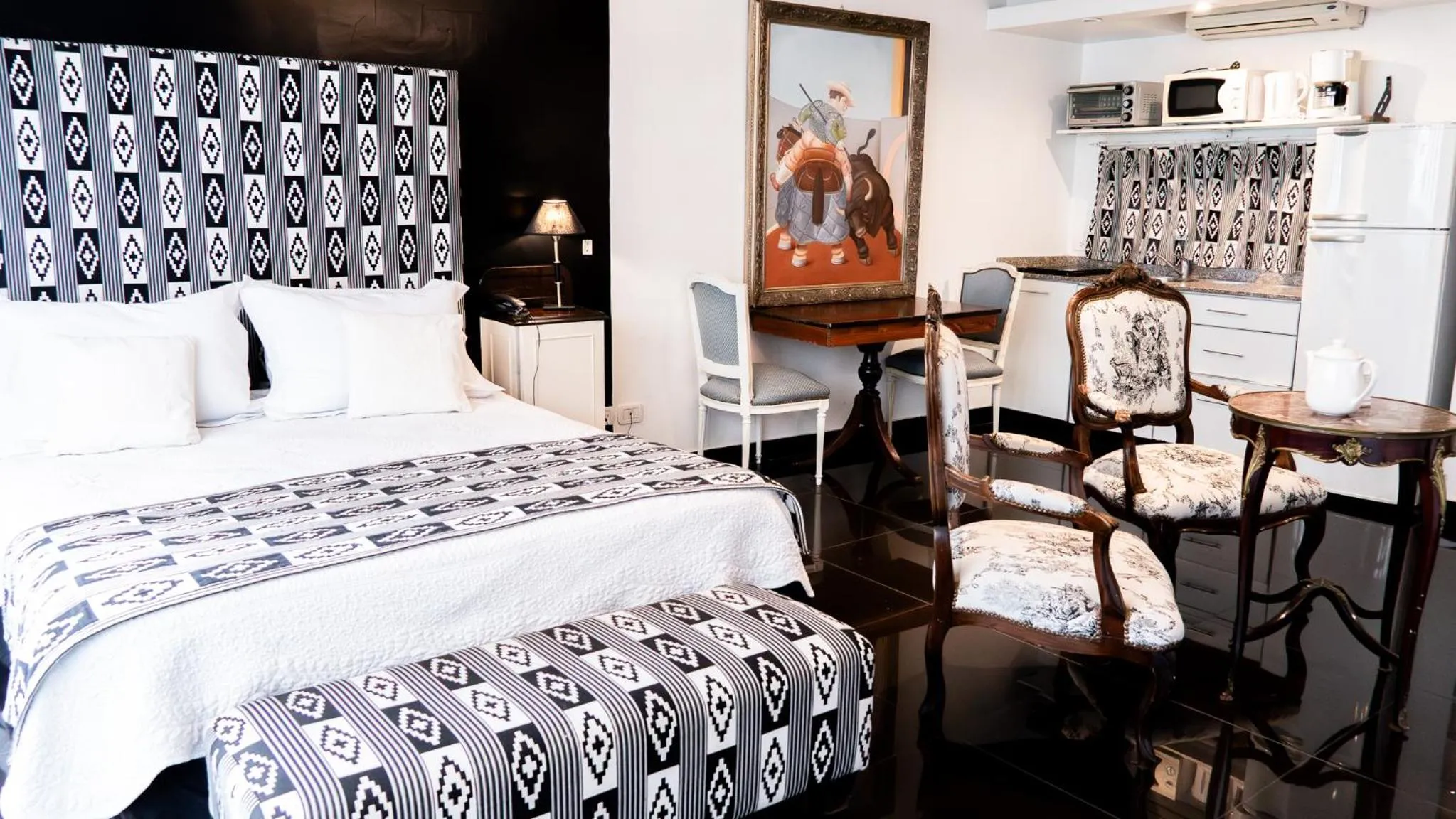 Photo of the whole room, Bed in RentUp Suites - San Telmo, Moreno 820