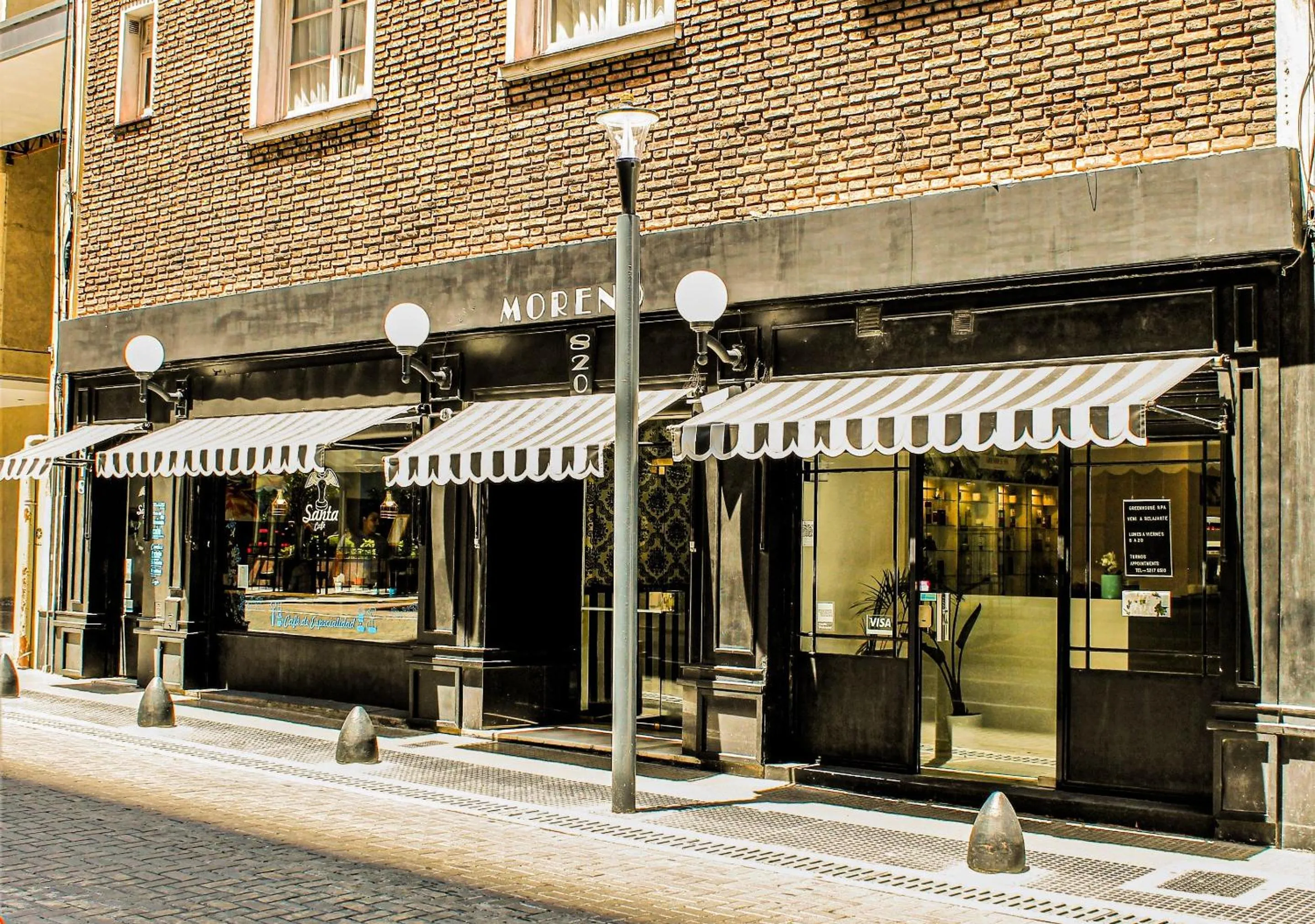 Property building in Moreno 820 by DOT Suites