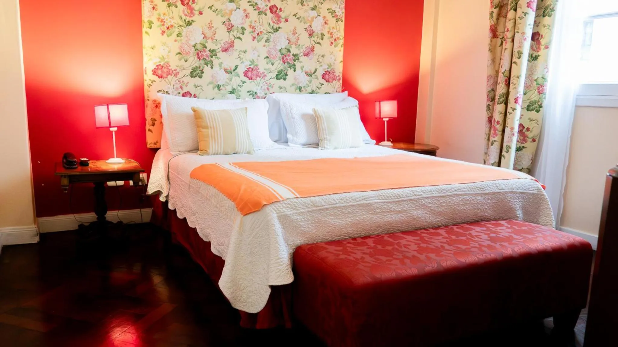 Photo of the whole room, Bed in RentUp Suites - San Telmo, Moreno 820