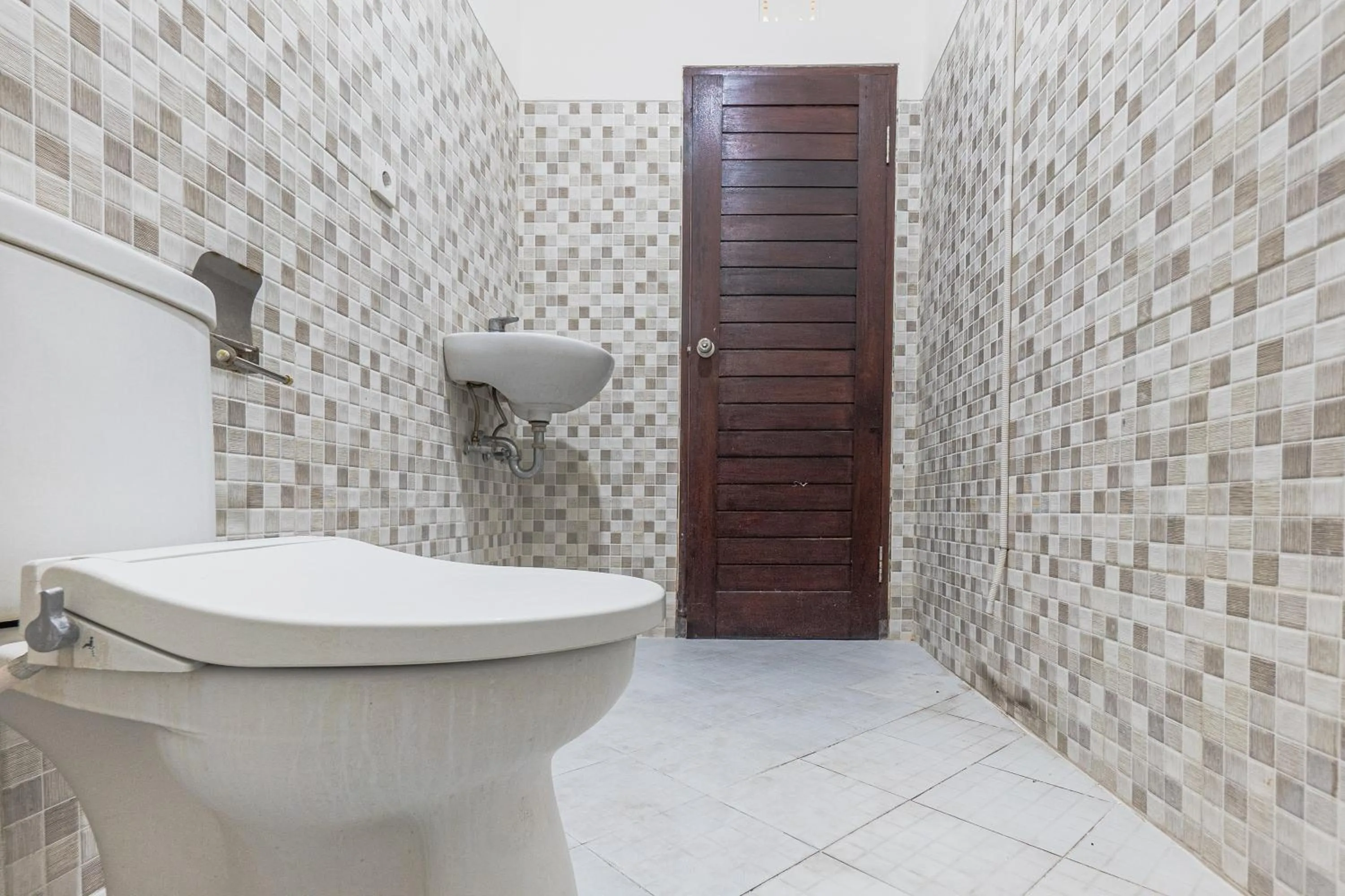 Bathroom in Azalea Homestay & Villa