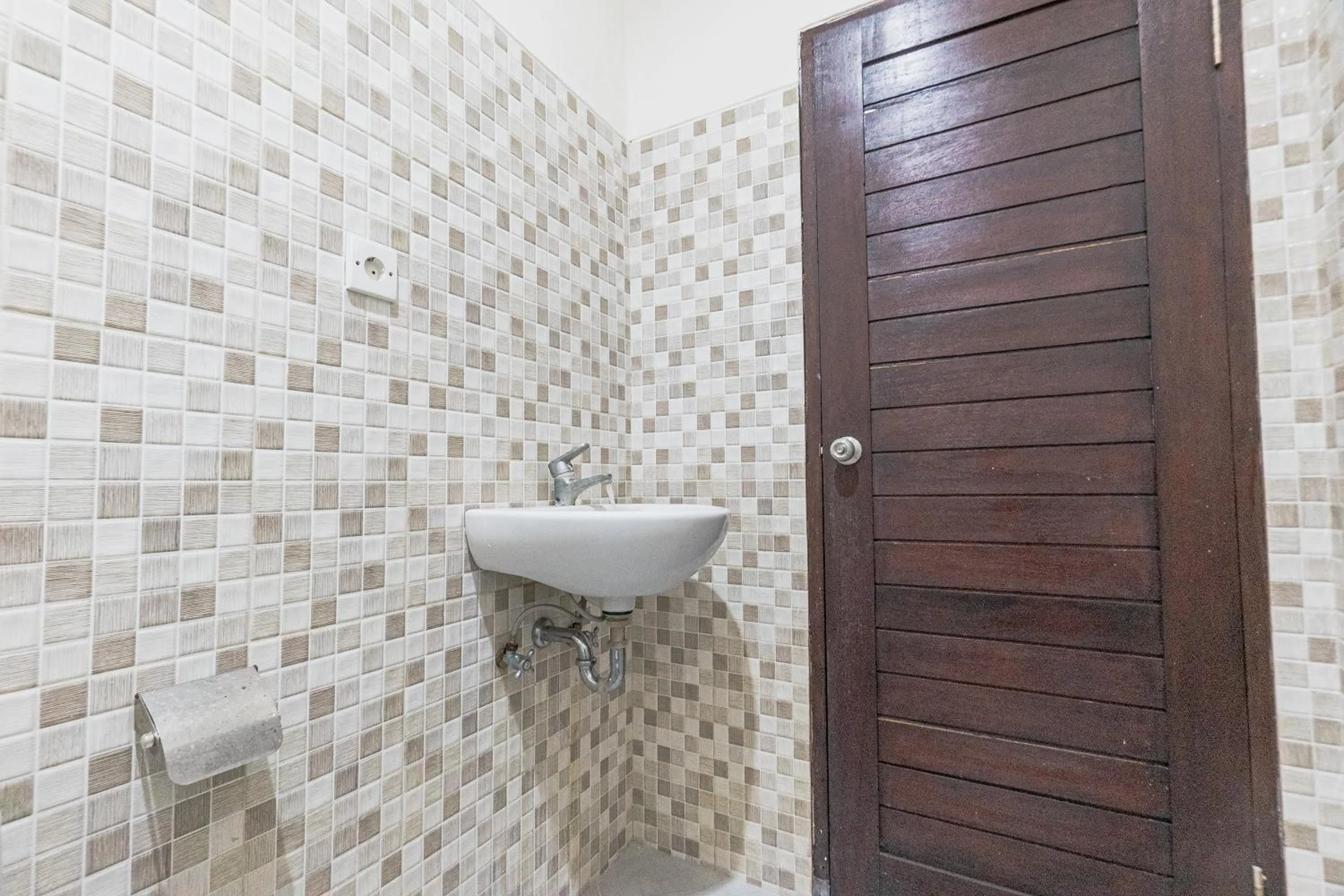 Bathroom in Azalea Homestay & Villa