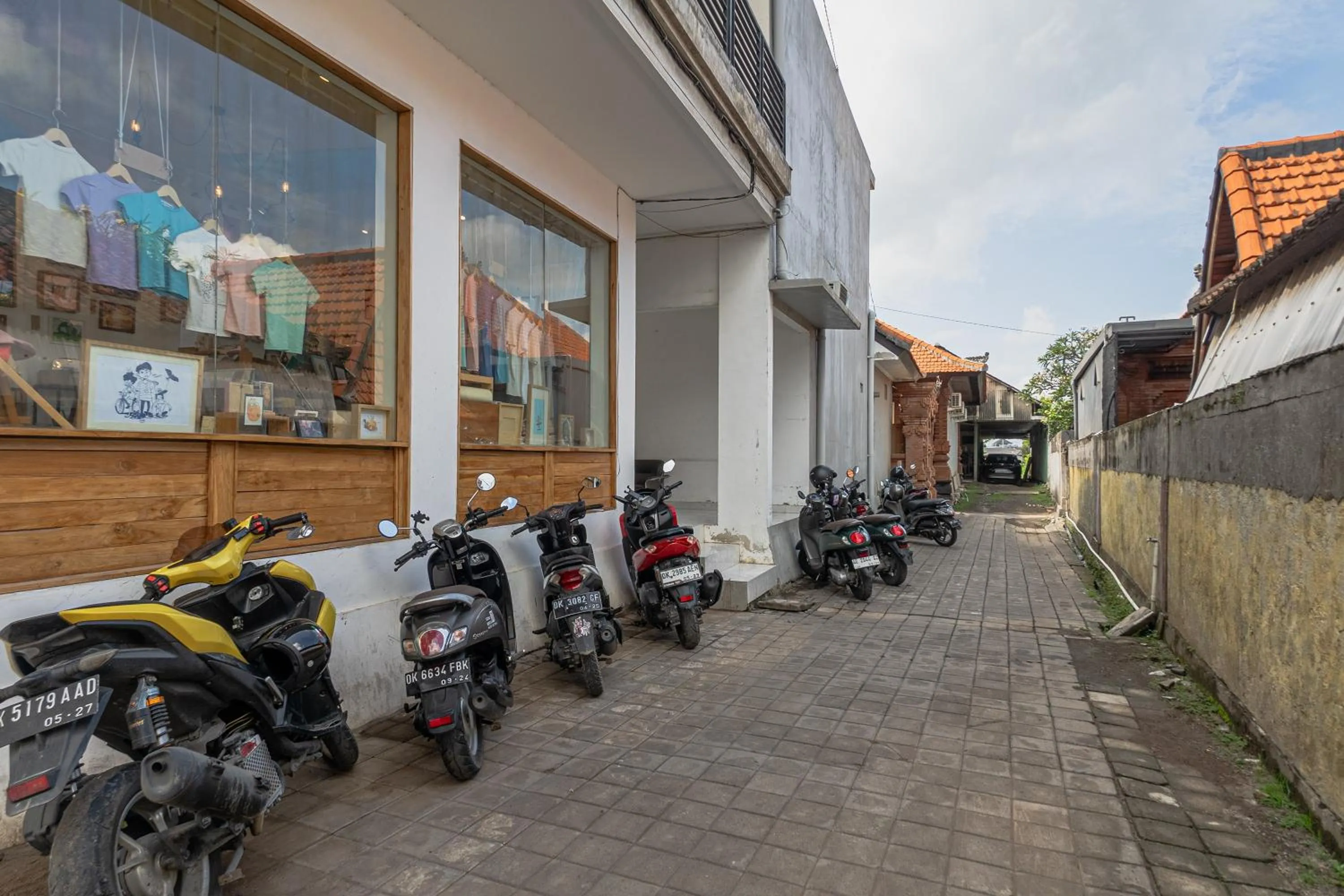 Property building in Azalea Homestay & Villa