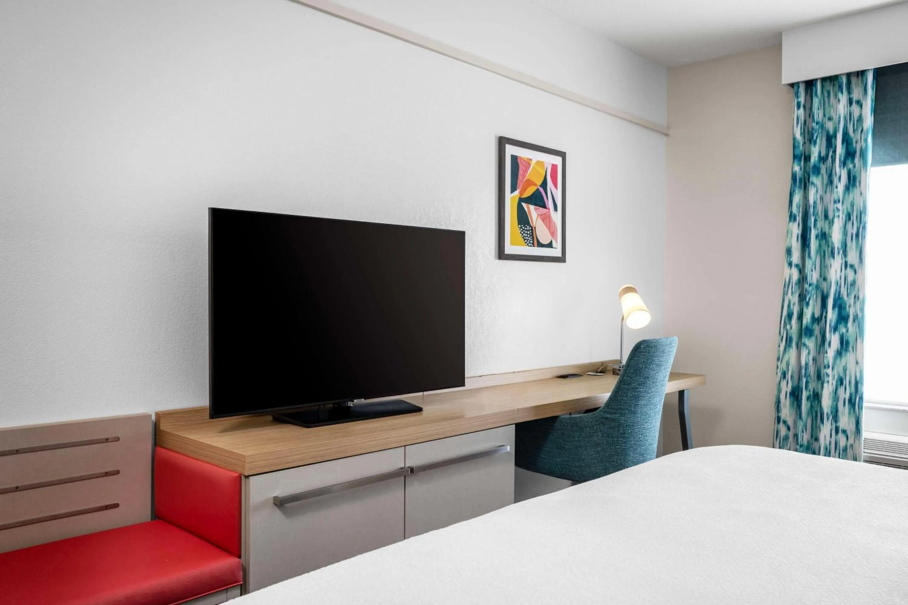 Bedroom, Bed in Hilton Garden Inn West Palm Beach Airport