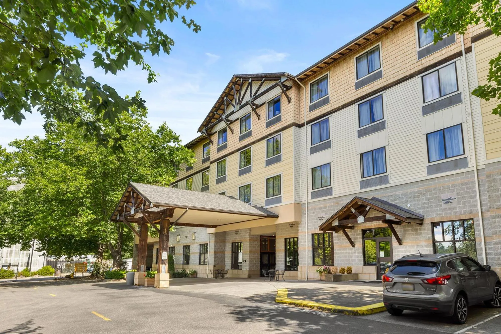 Property building in The INN at Gig Harbor