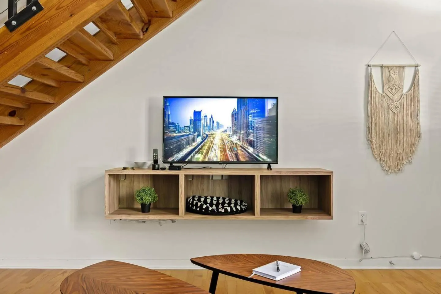 TV and multimedia in Trifecta Ace Location Pool & Gym Superhost