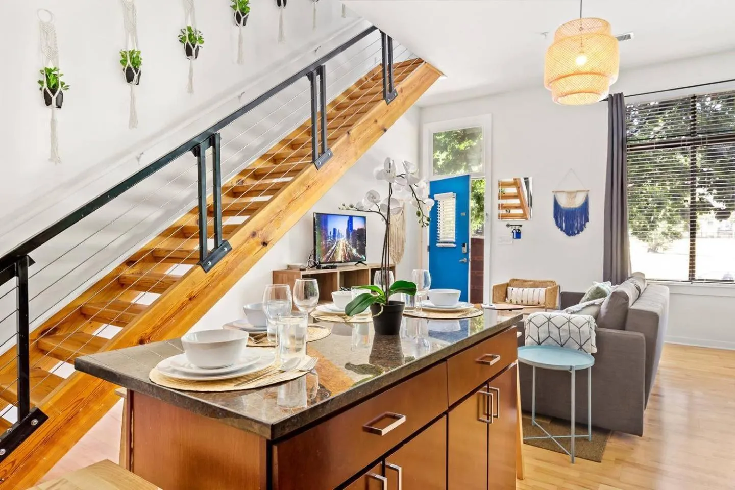 Dining area in Trifecta Ace Location Pool & Gym Superhost