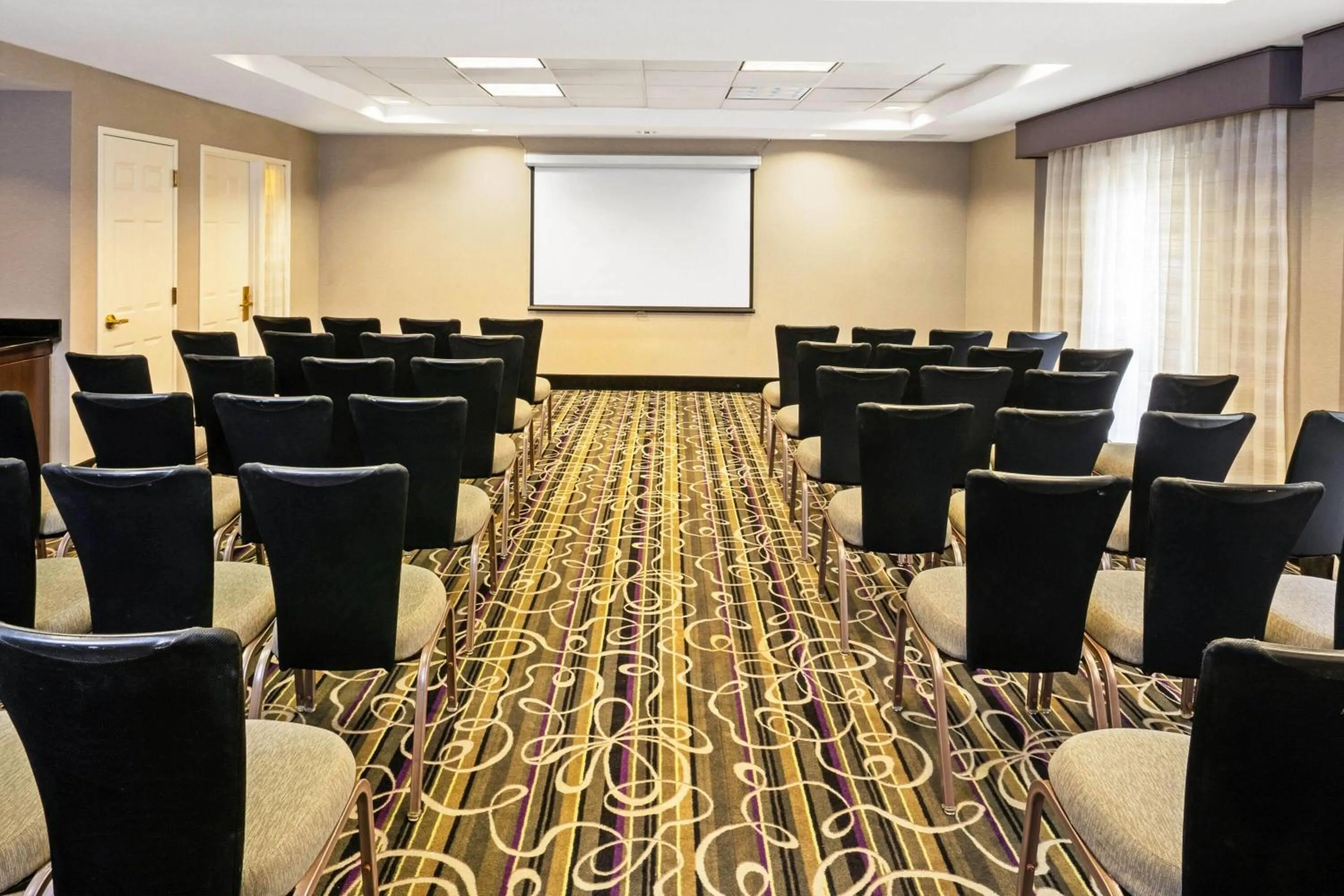 Meeting/conference room in La Quinta by Wyndham Houston West Park 10