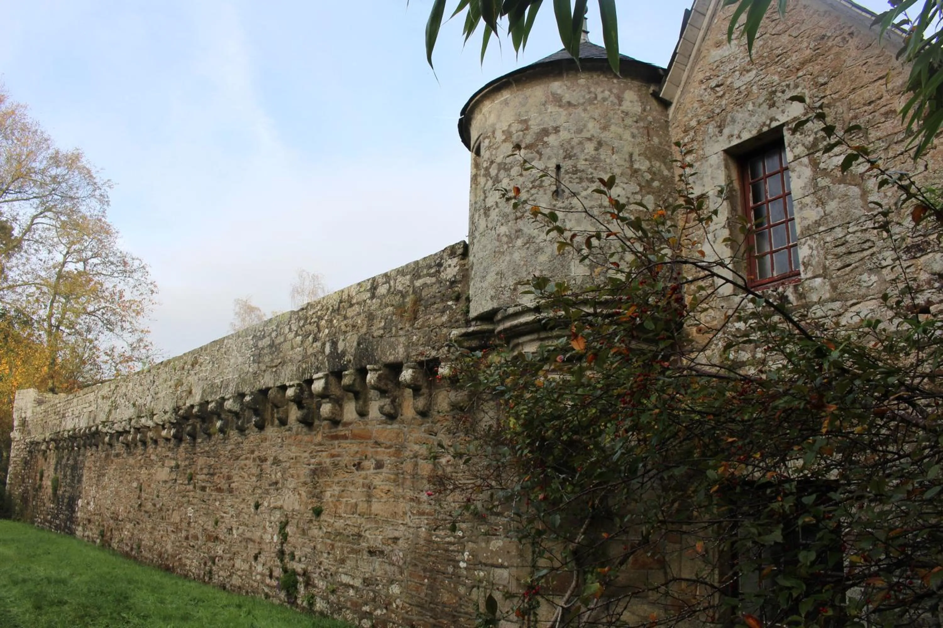 Facade/entrance in Manoir du Moustoir - Hôtel Les Empreintes
