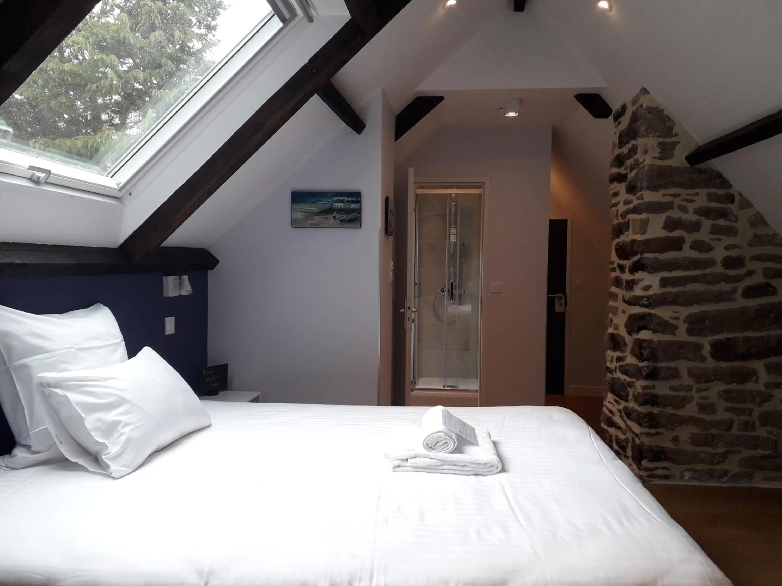 Bed in Manoir du Moustoir - Hôtel Les Empreintes