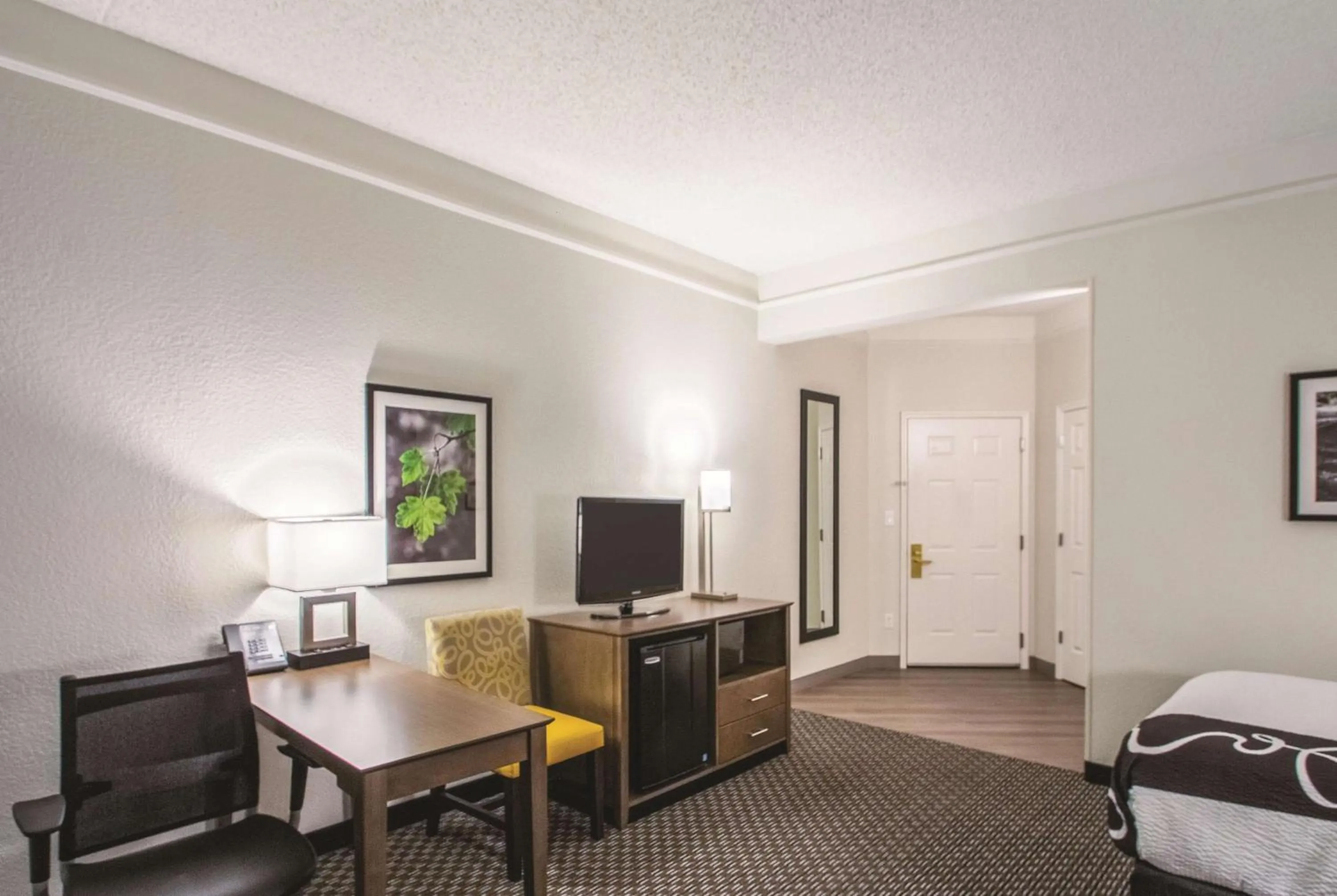 Photo of the whole room, Bed in La Quinta by Wyndham Orem University Pwy Provo