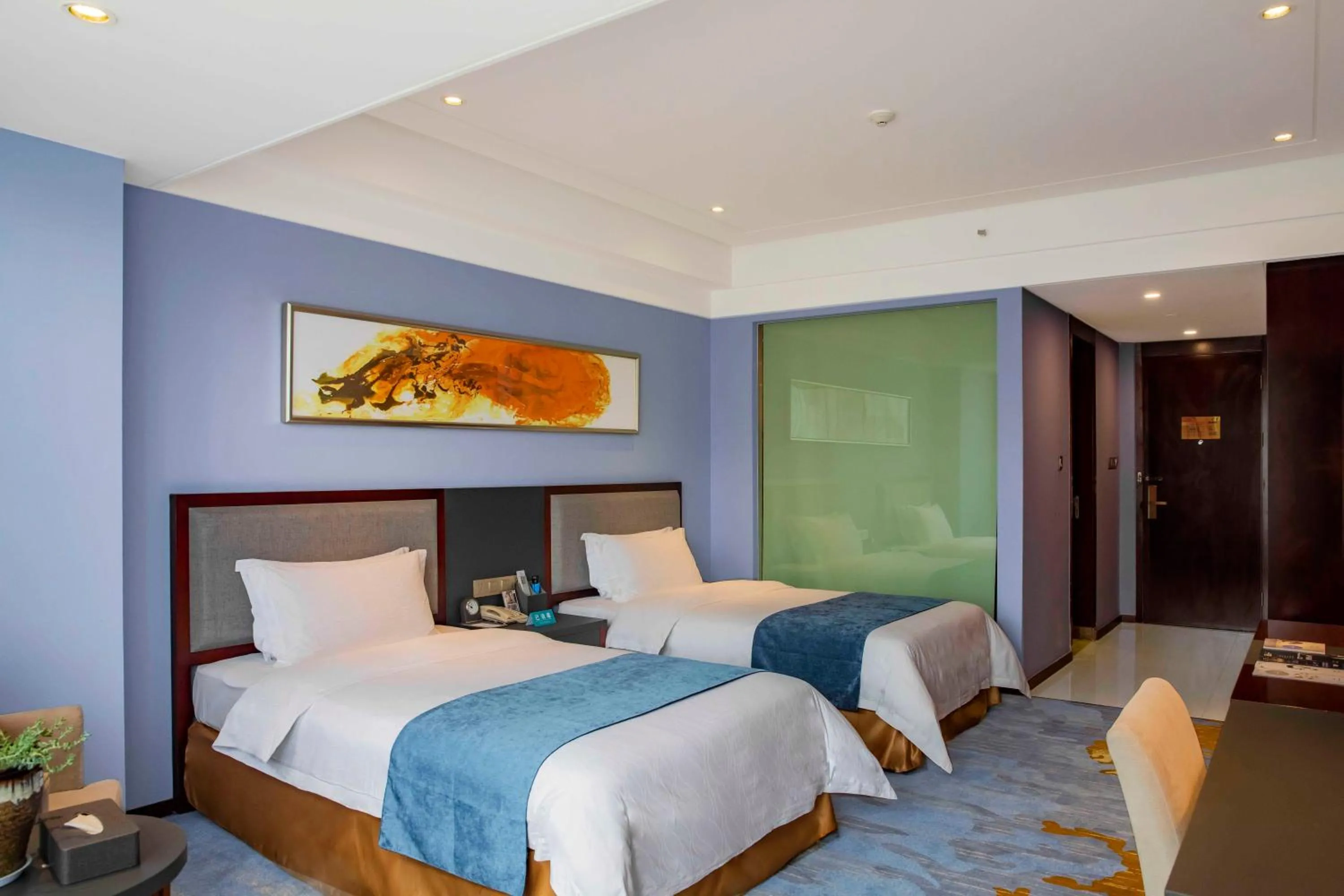 Photo of the whole room, Bed in Novotel Guiyang Panjiang