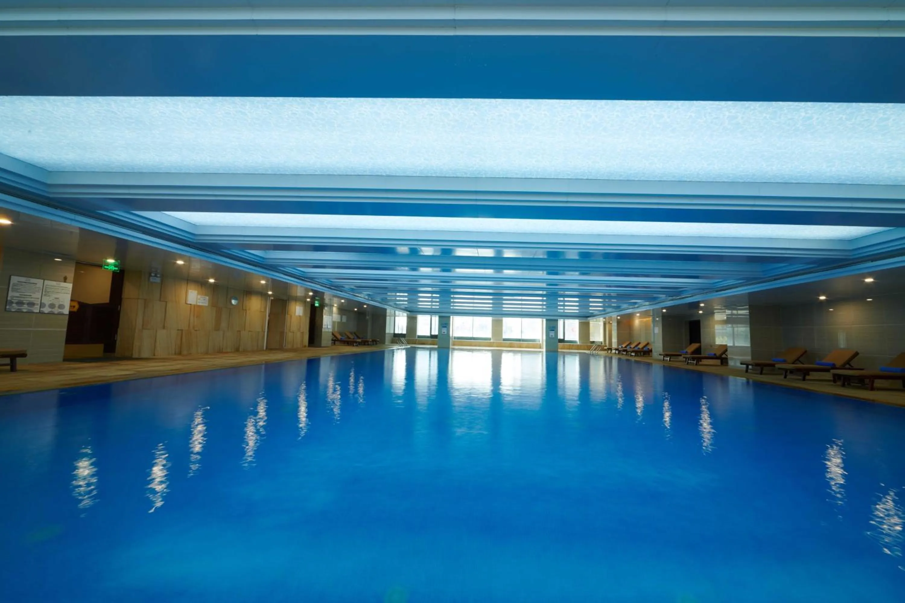Swimming pool in Novotel Guiyang Panjiang