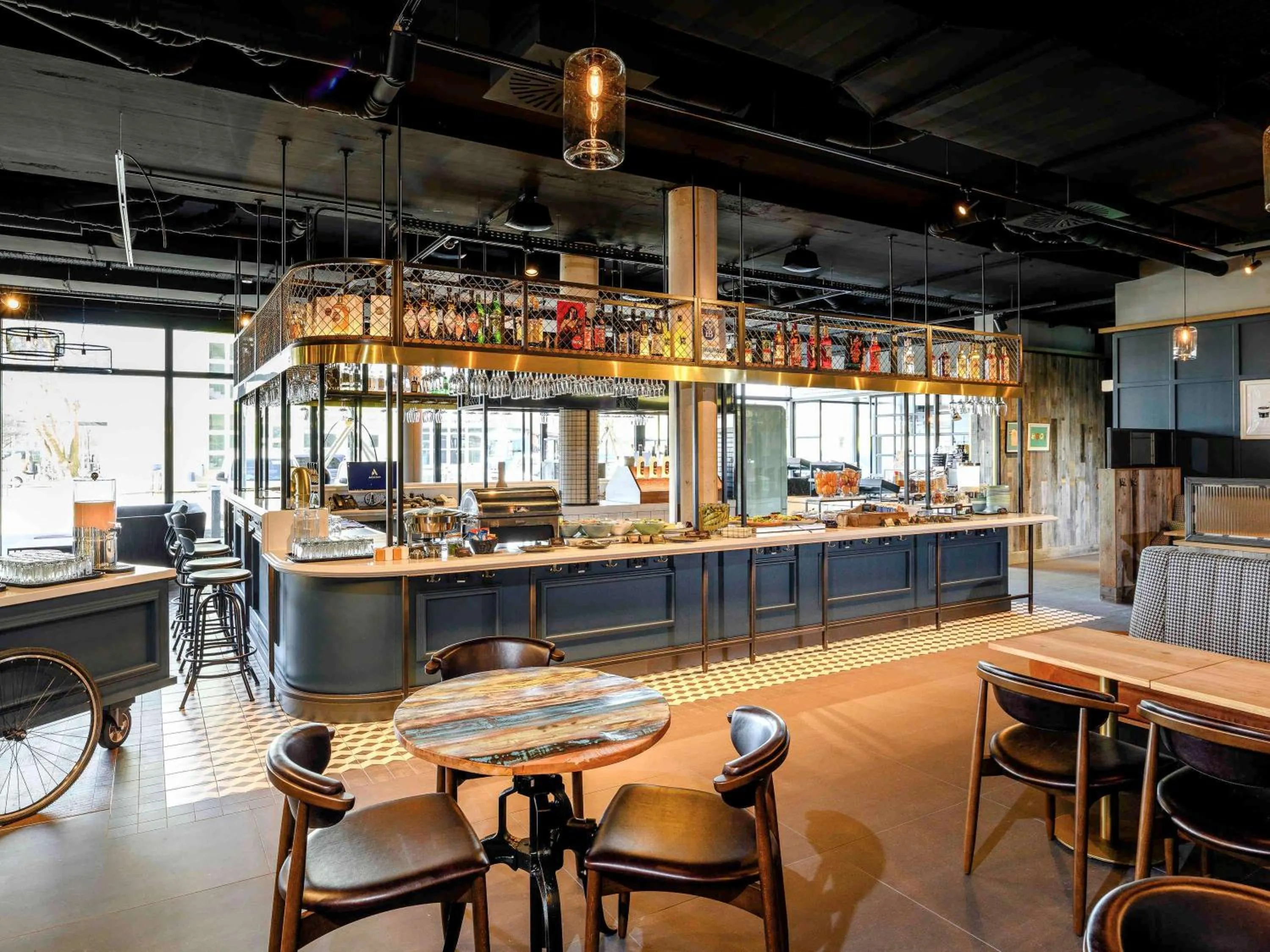 Restaurant/places to eat in ibis Landshut City