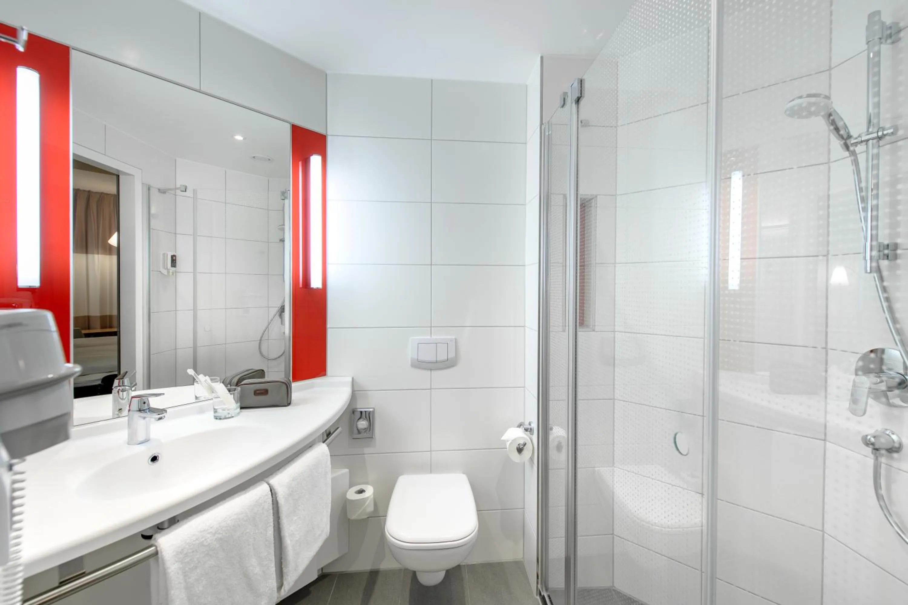 Toilet in ibis Landshut City