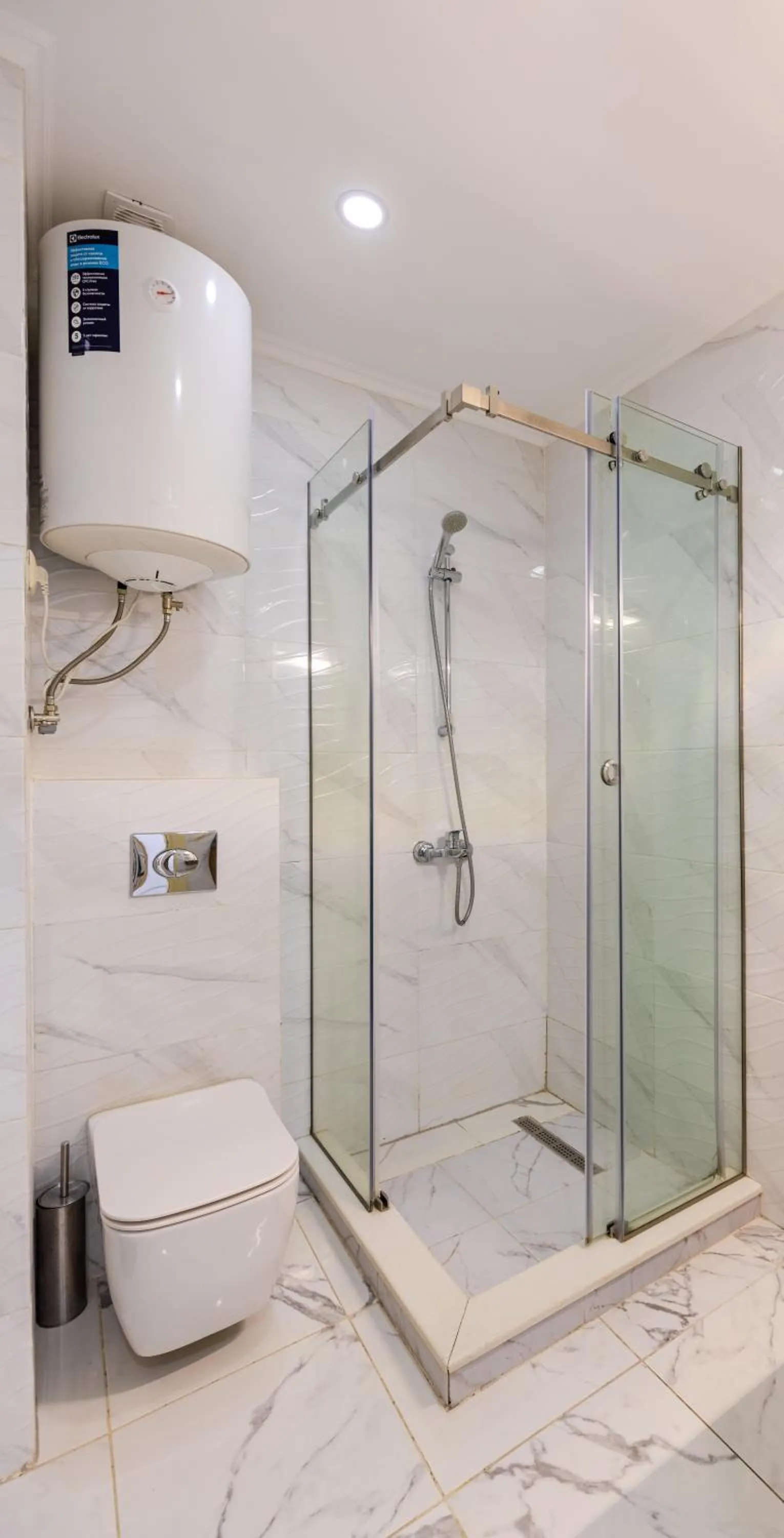 Toilet in Aqua Batumi Hotel & Apartments