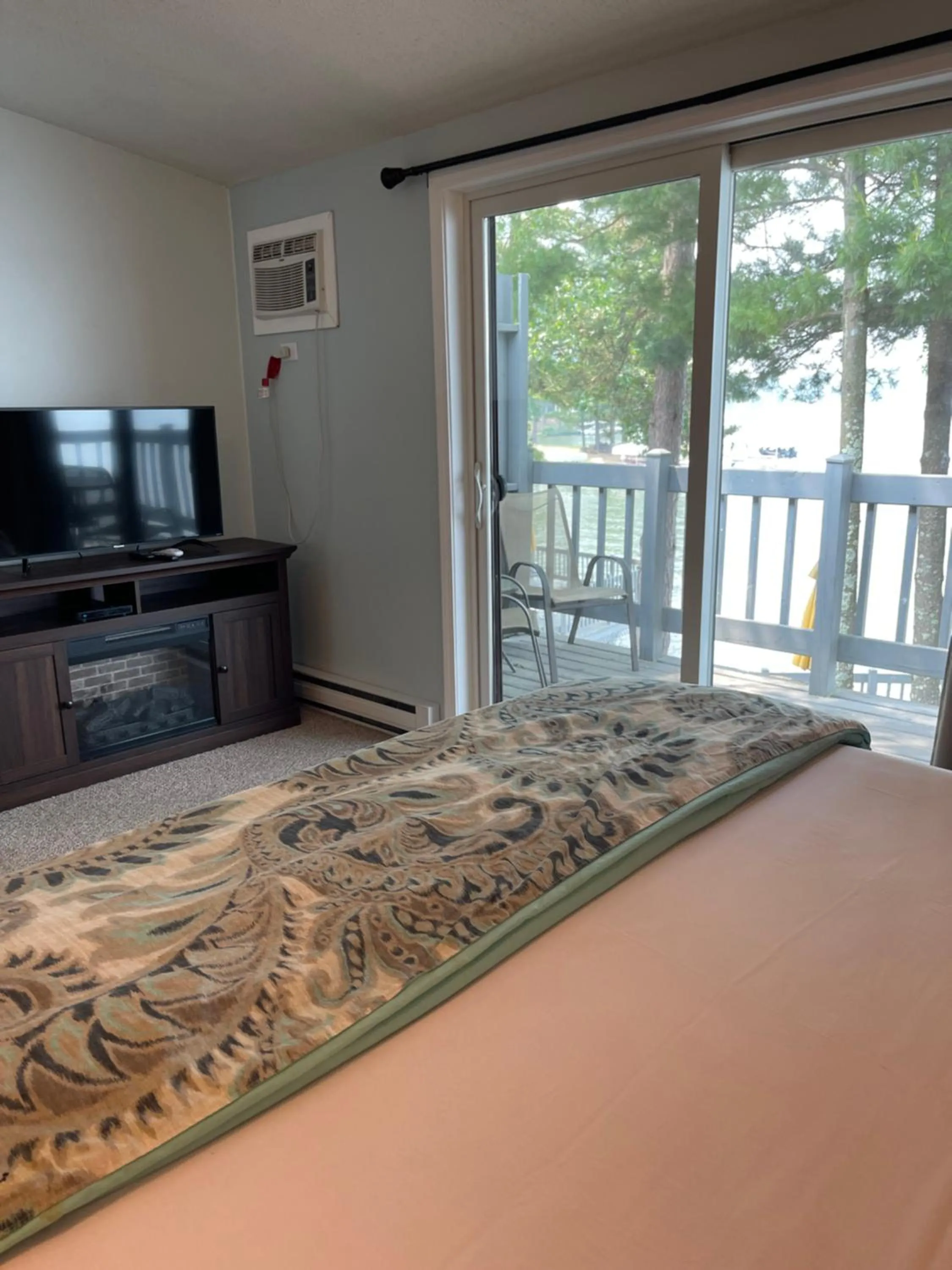 Bed in Caribbean Club Resort