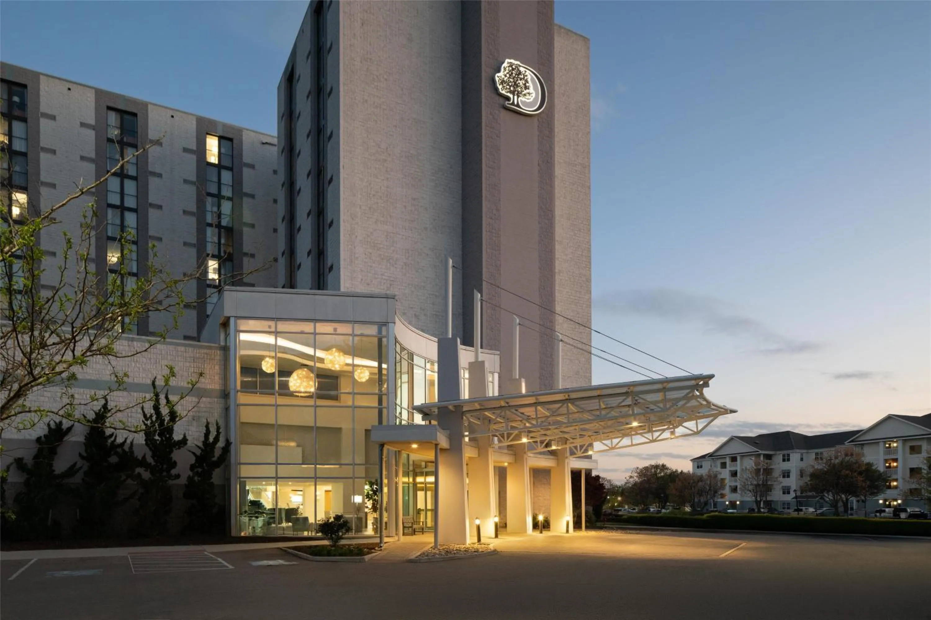 Property building in DoubleTree by Hilton Virginia Beach